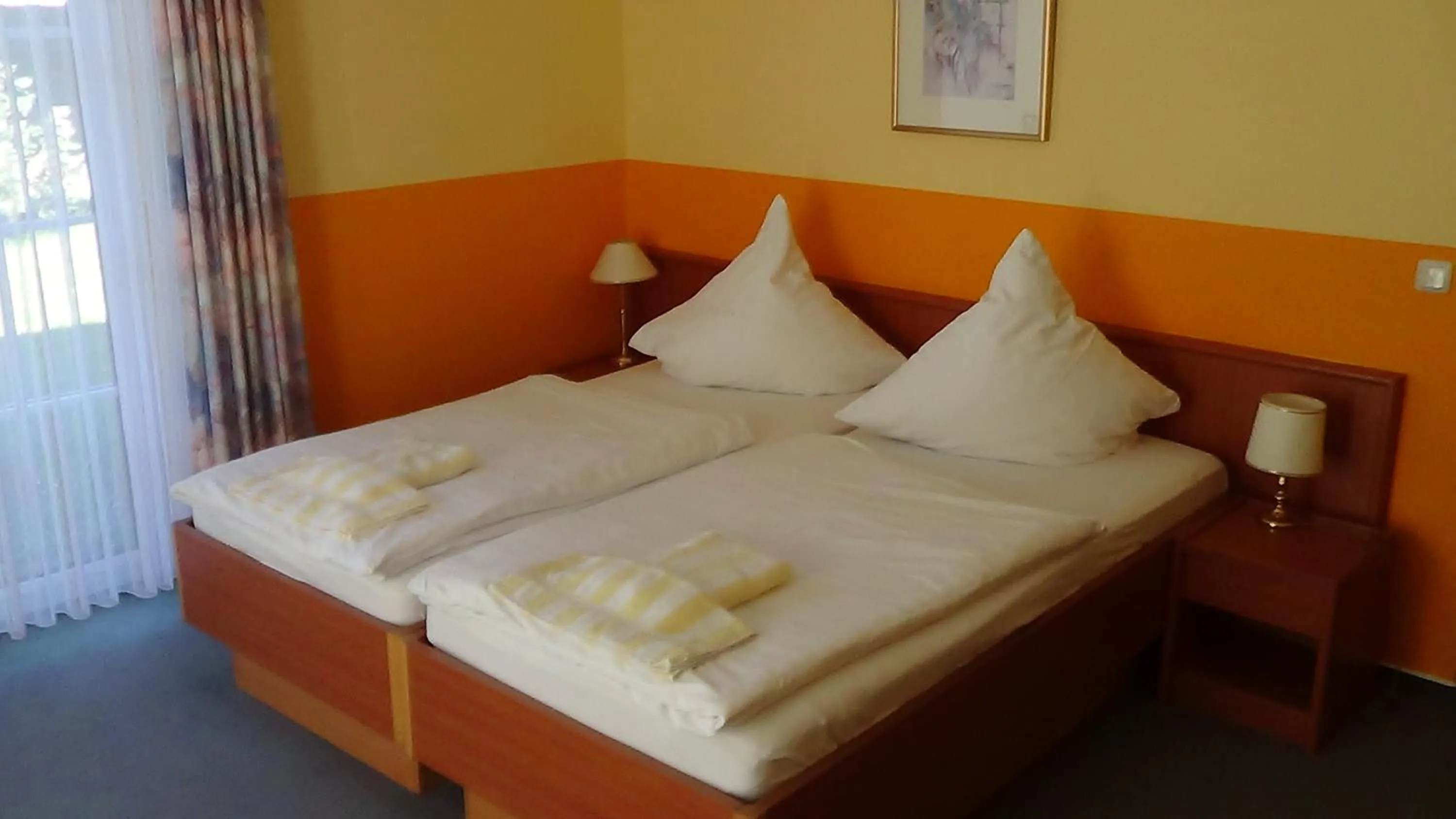 Bed in Hotel Marianne und Restaurant Kiek In
