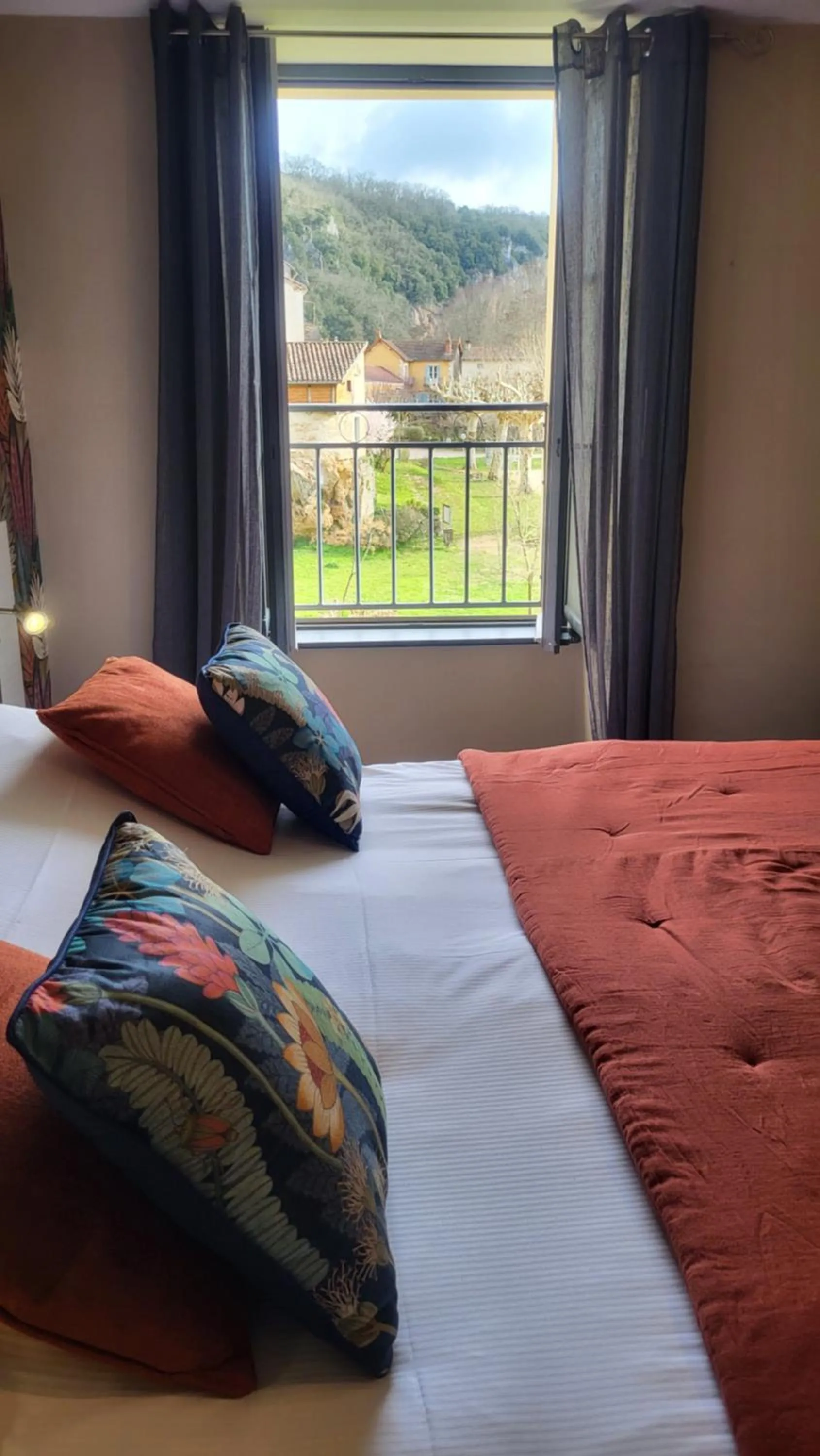 Bed in Hôtel Spa La Truite Dorée