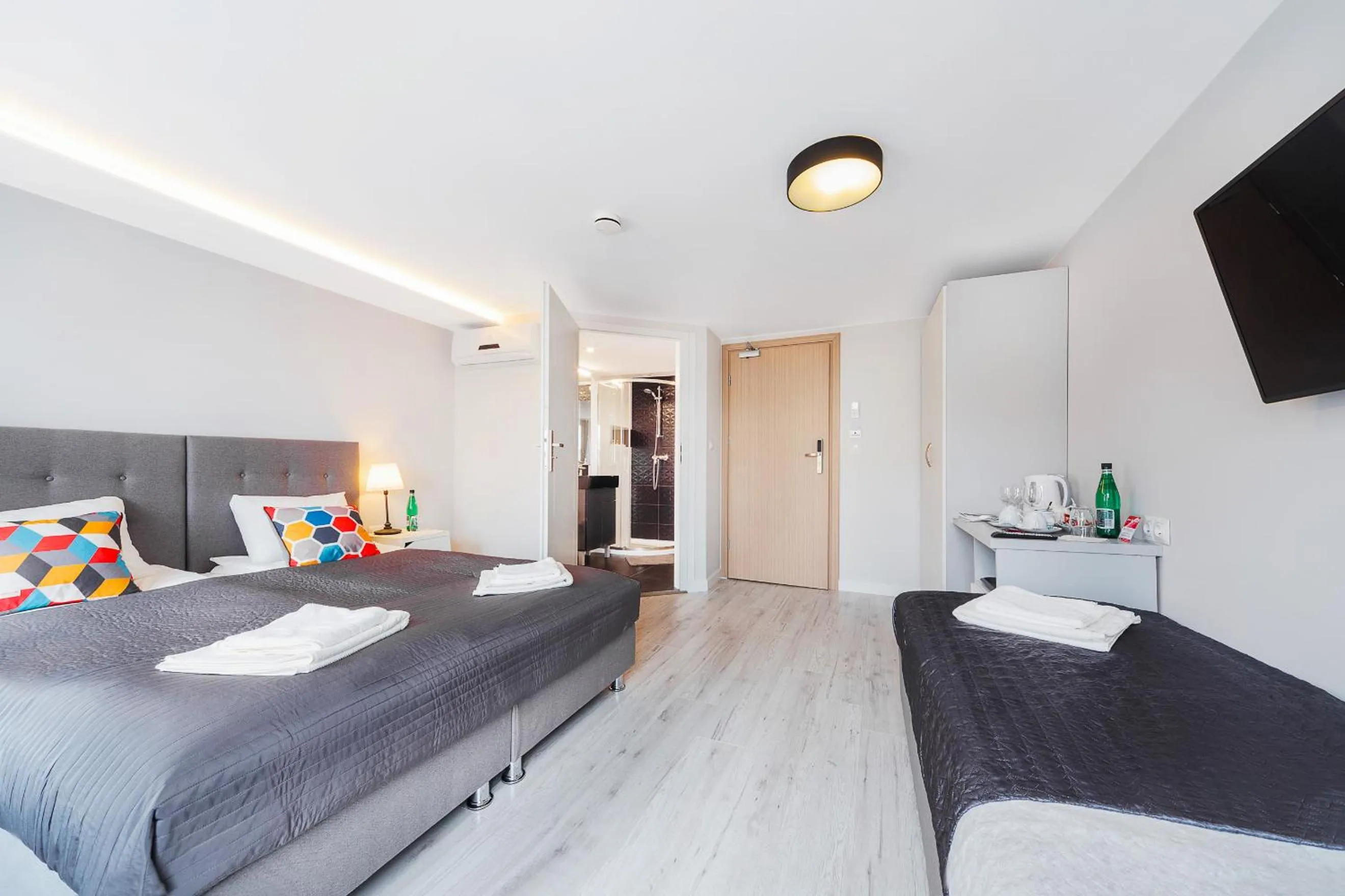 Bed in Six Suites, Old Town