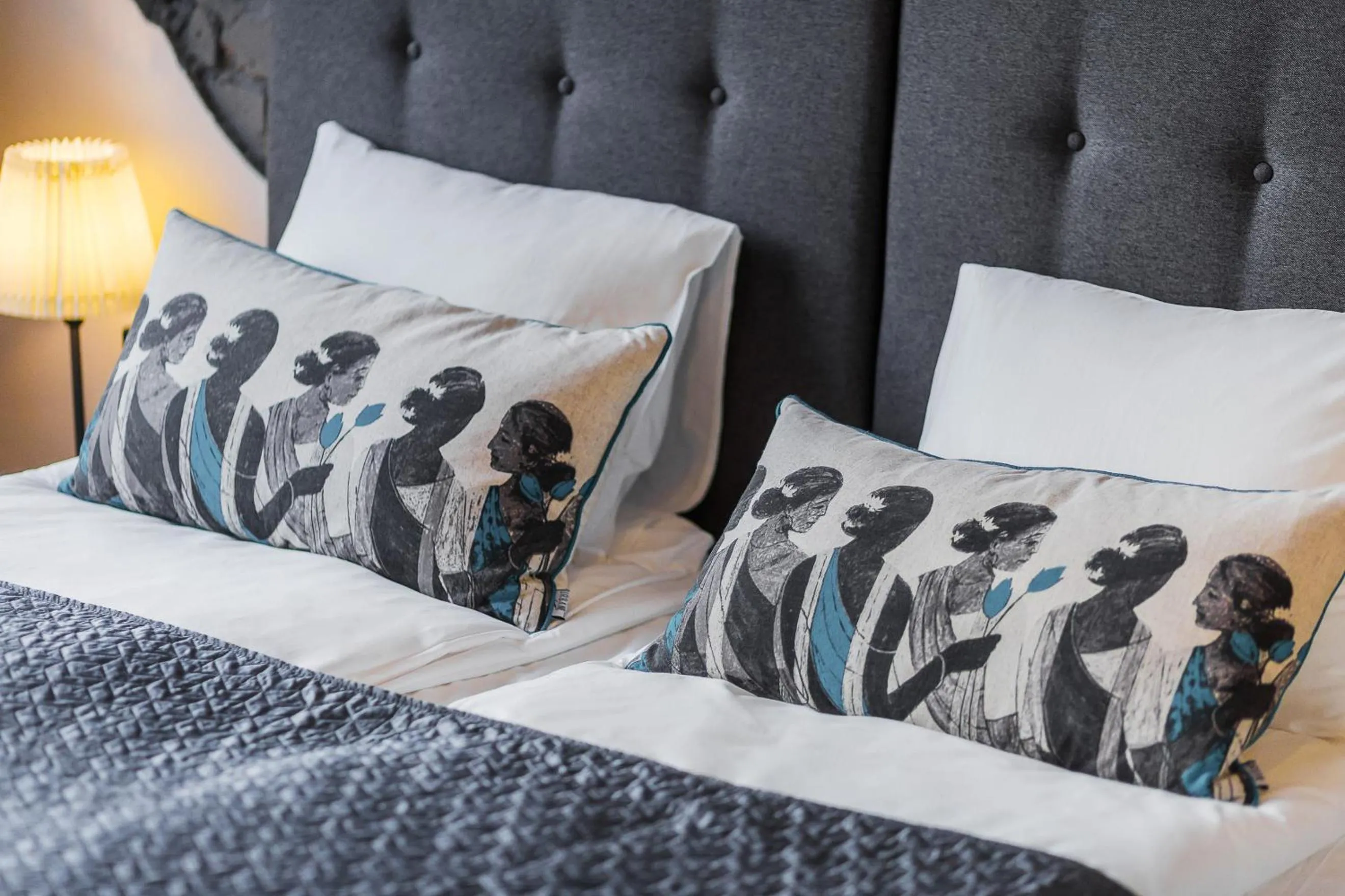 Bed in Six Suites, Old Town