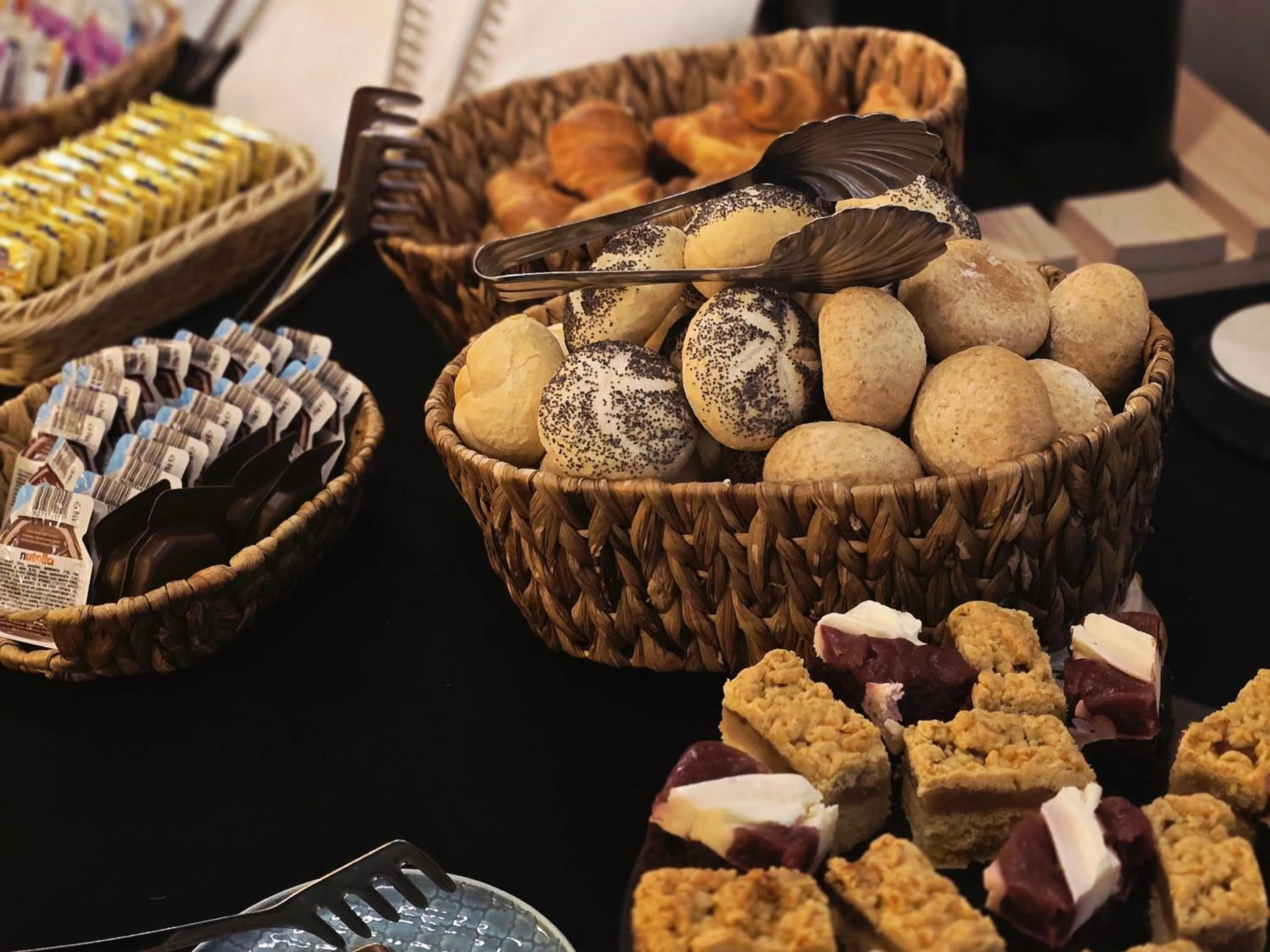 Restaurant/places to eat in Six Suites, Old Town