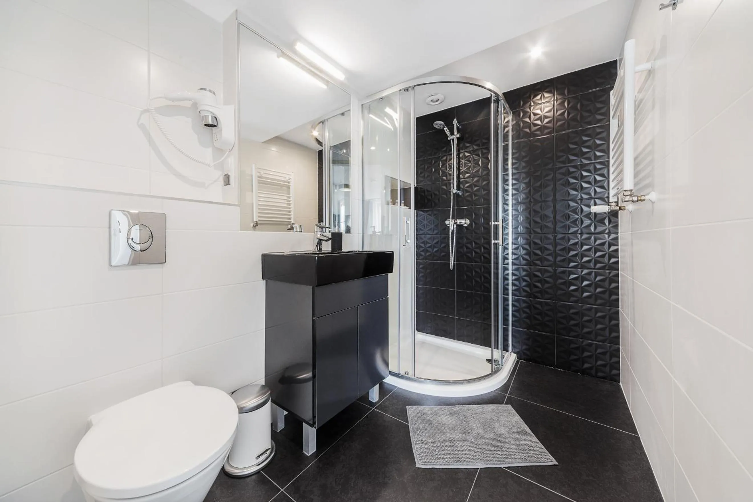 Shower in Six Suites, Old Town