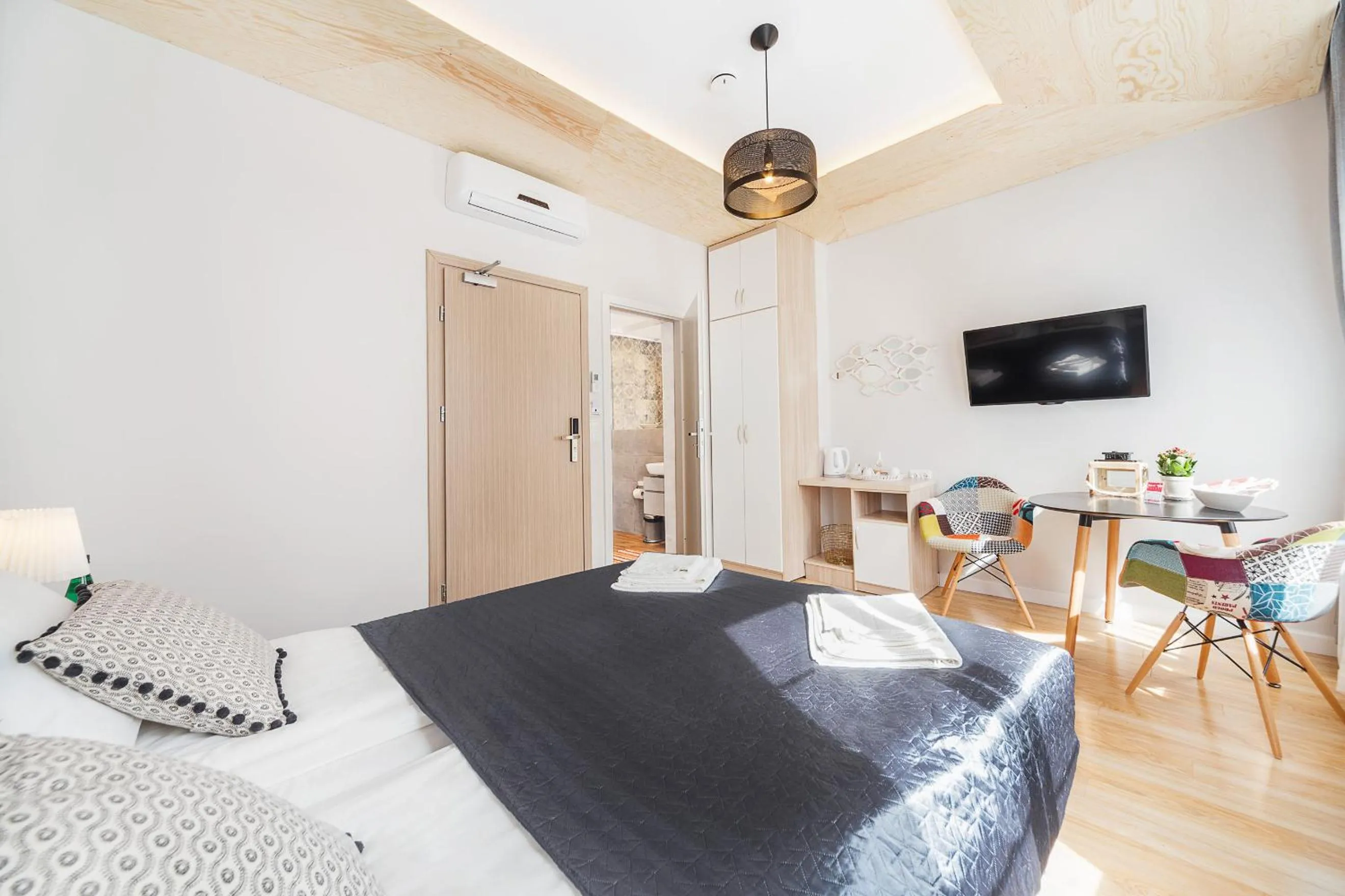 TV and multimedia, Bed in Six Suites, Old Town