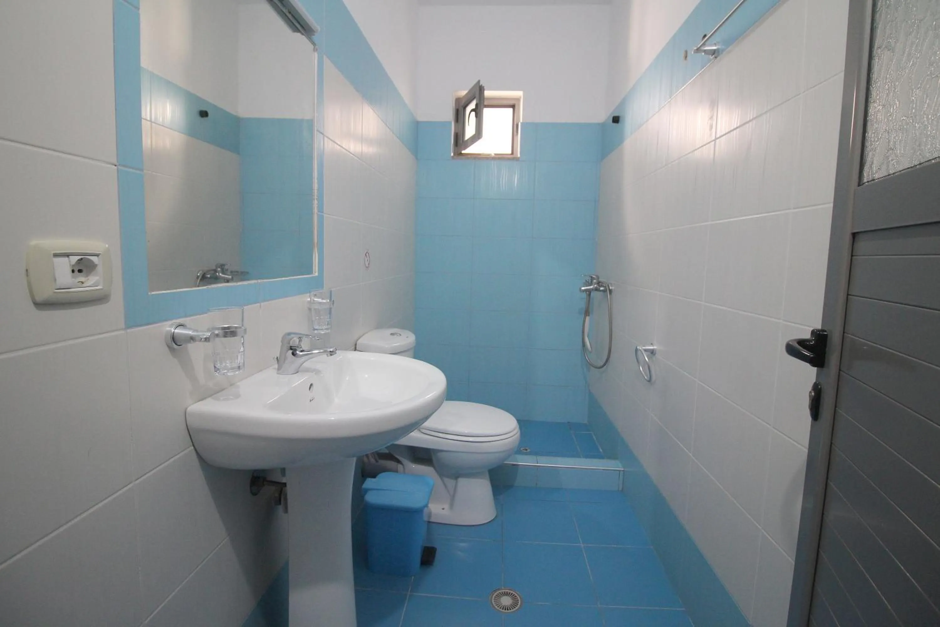 Shower in Hotel Argjiro