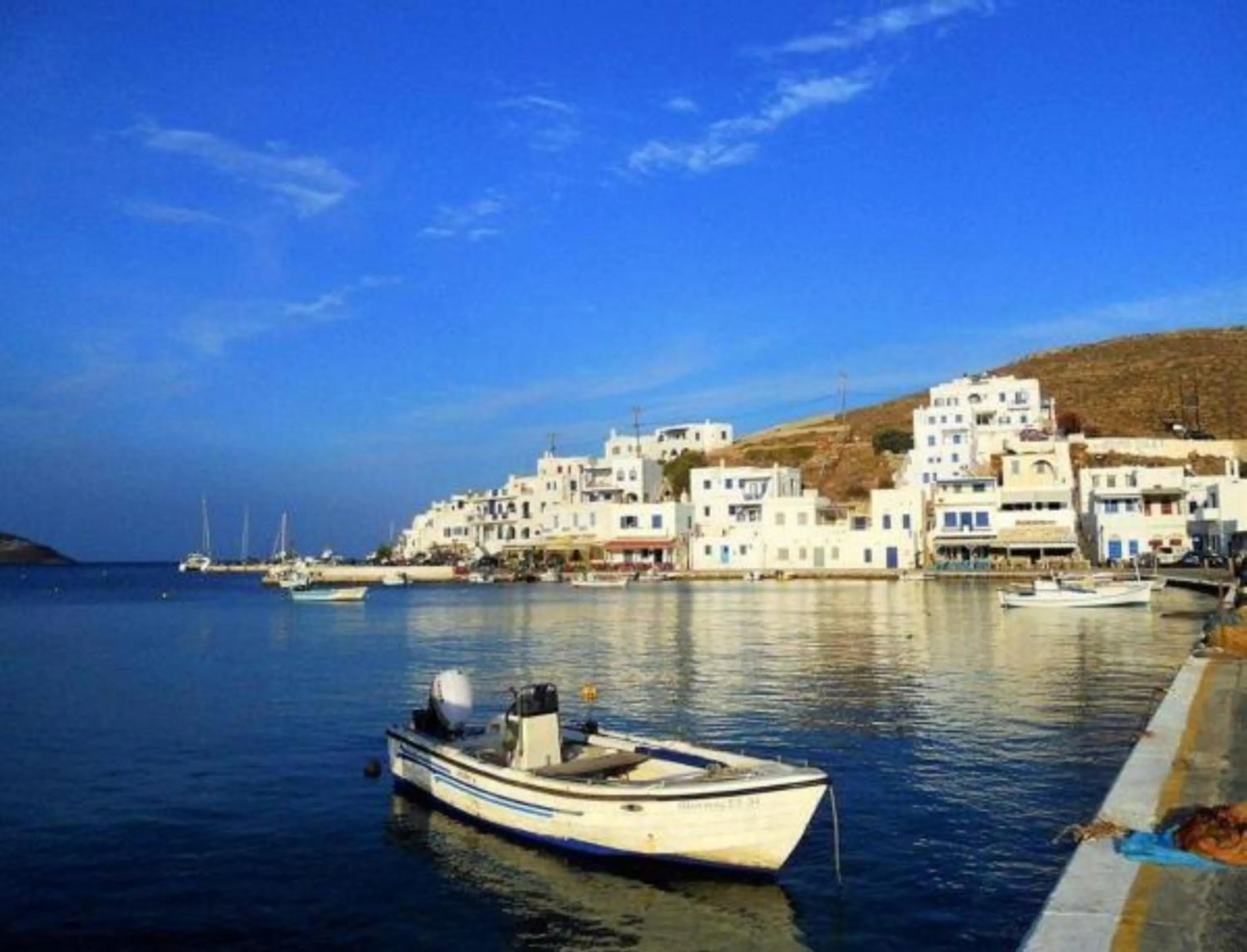 Beach in Tinos Suites & Apartments