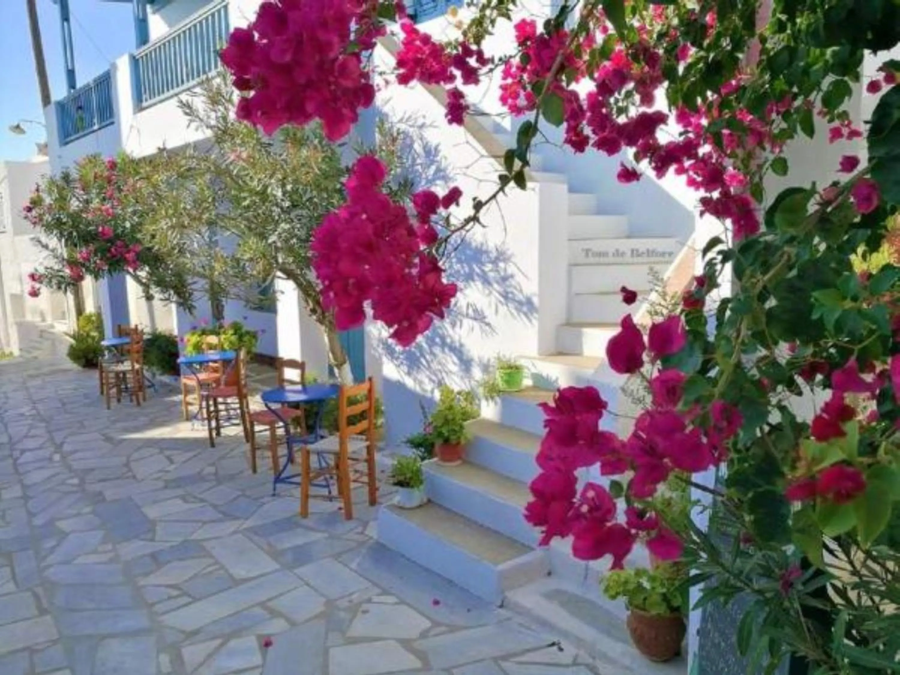 Tinos Suites & Apartments