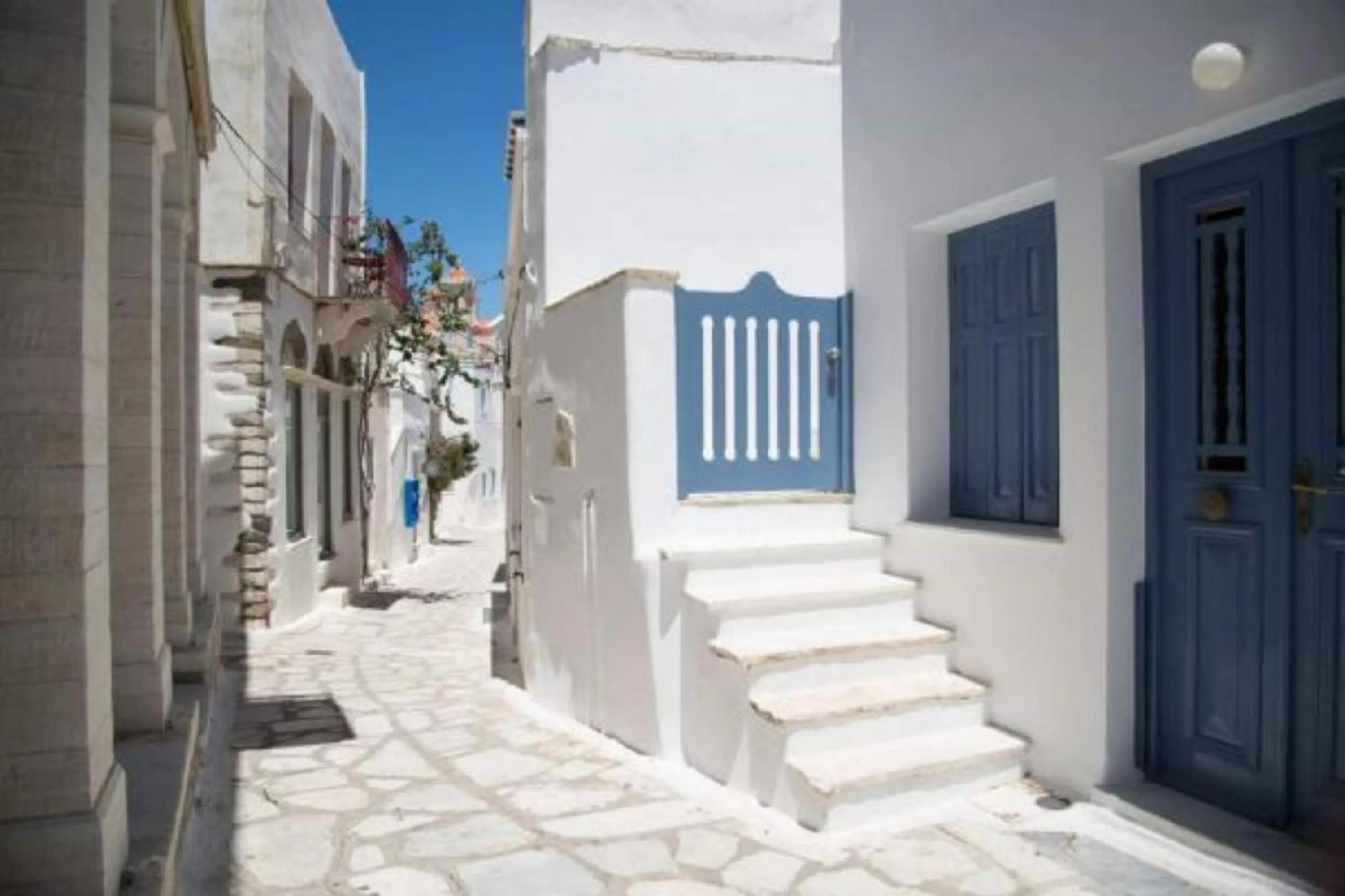 Tinos Suites & Apartments
