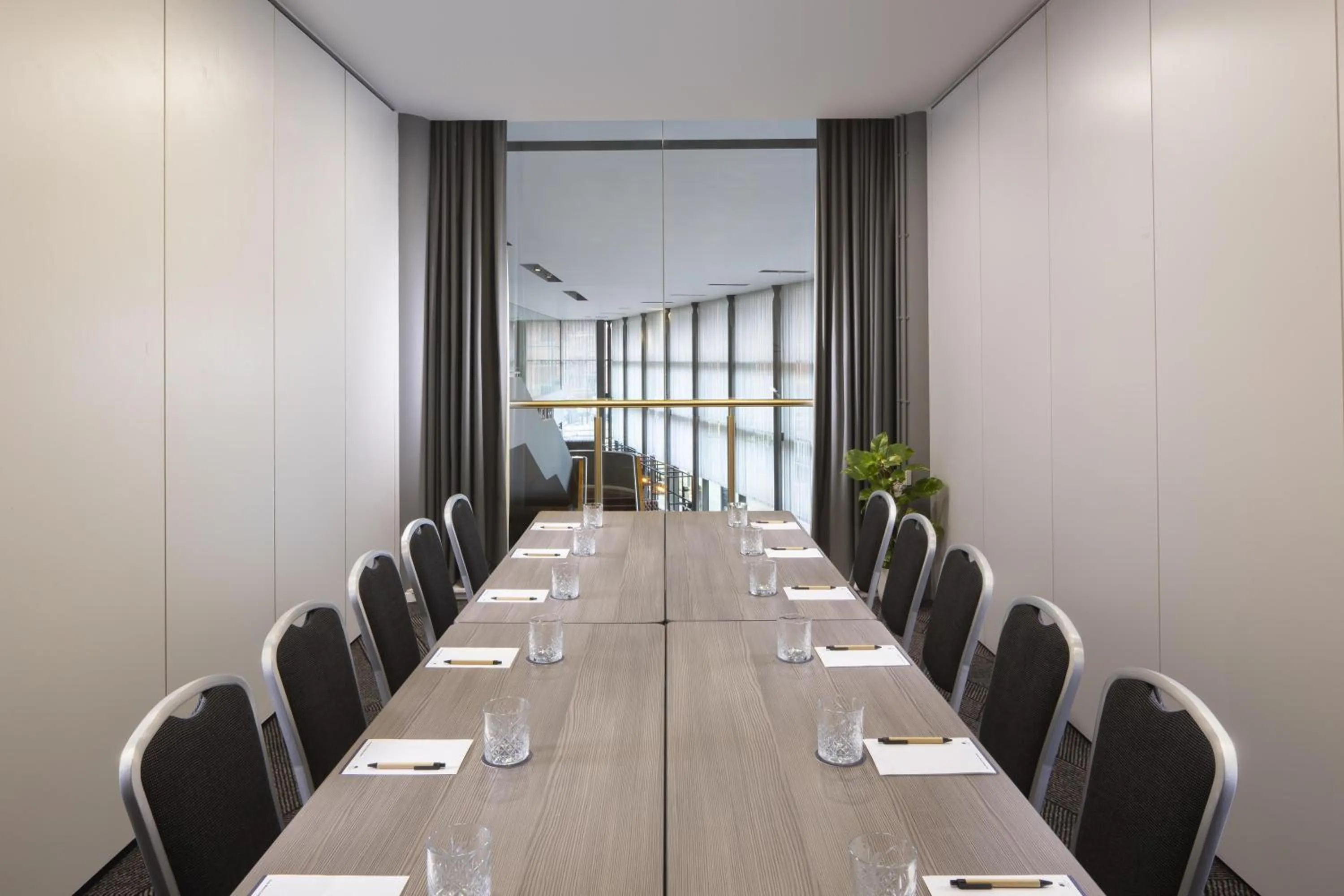 Meeting/conference room in DoubleTree by Hilton Manchester Piccadilly