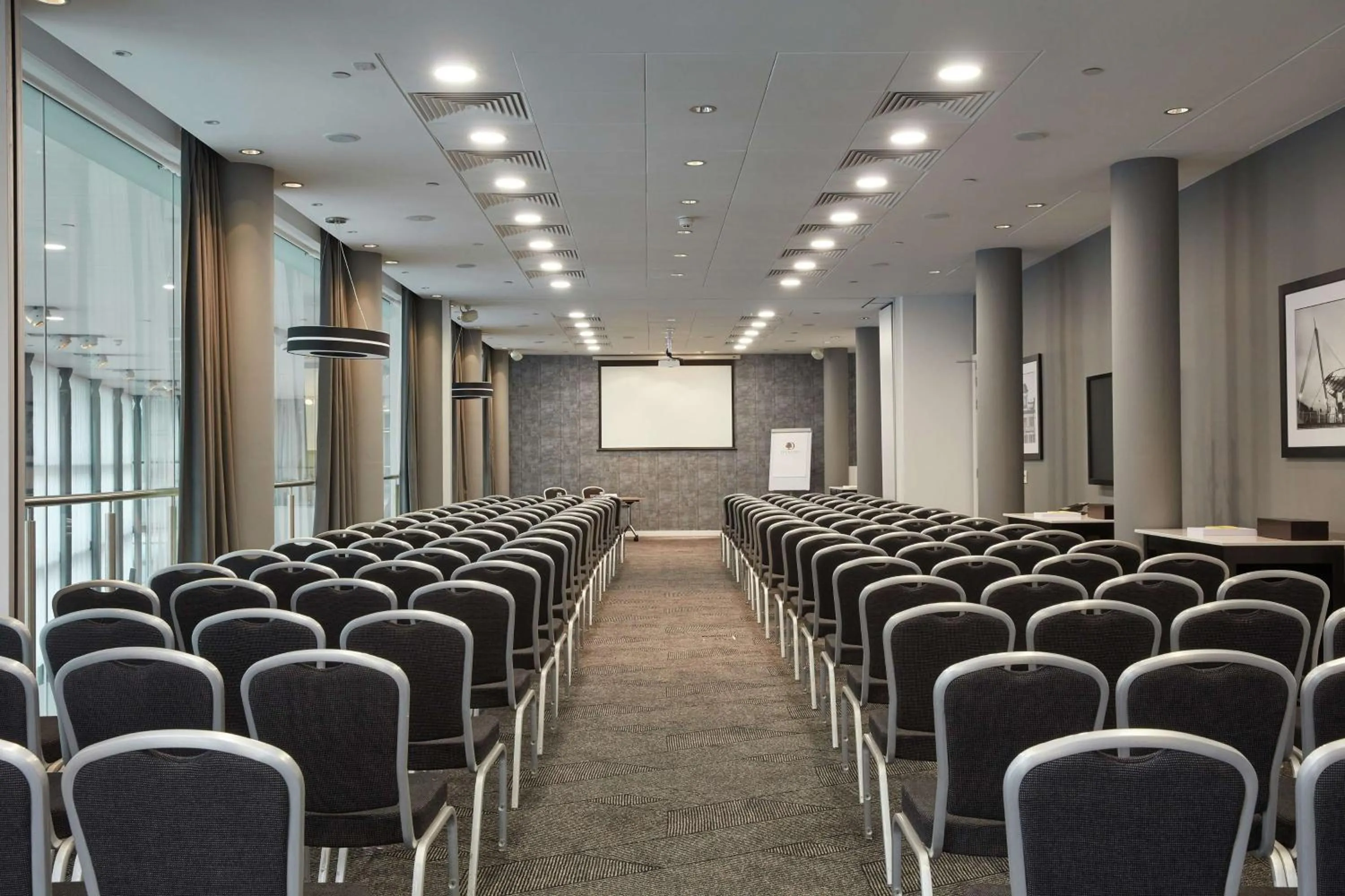Meeting/conference room in DoubleTree by Hilton Manchester Piccadilly