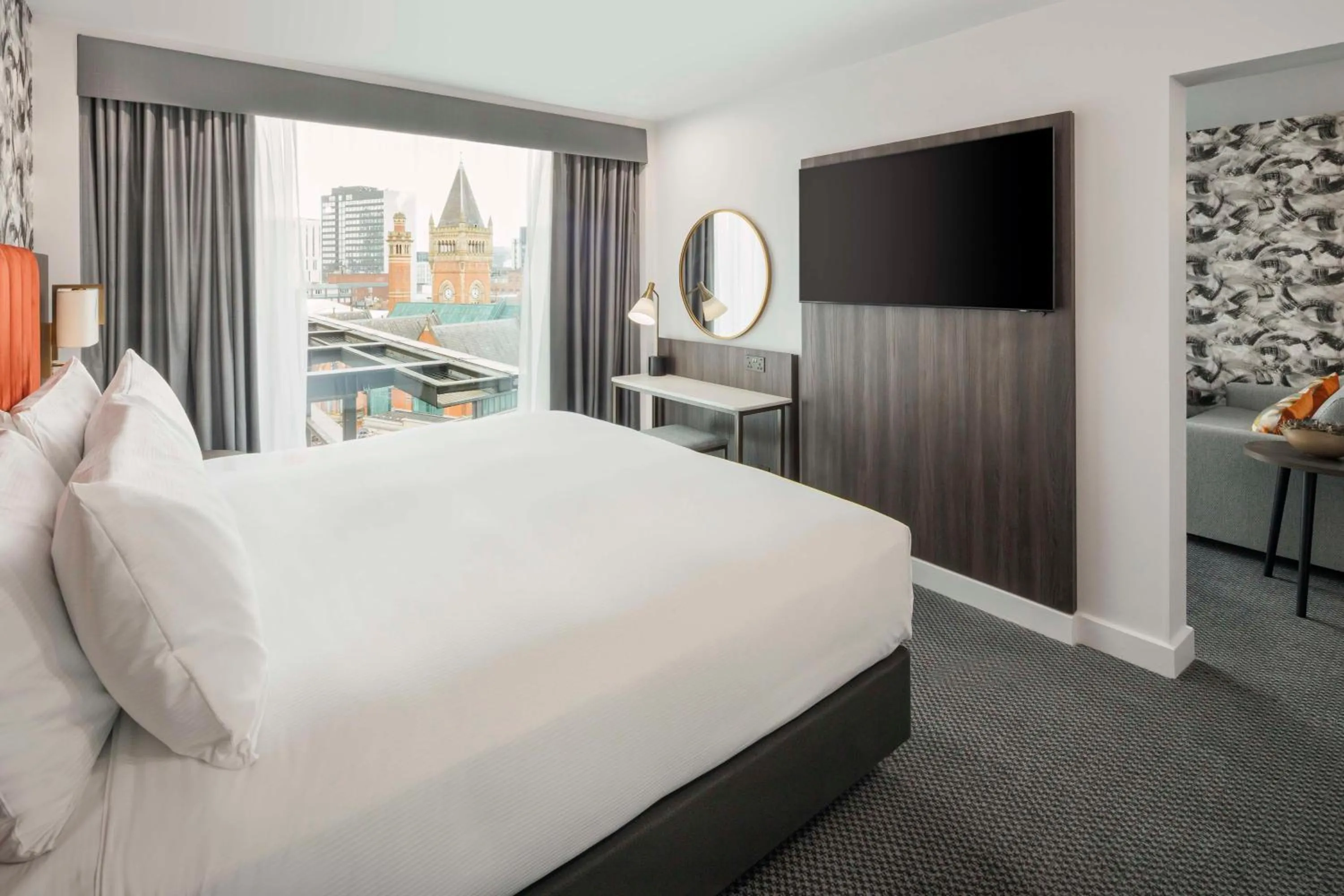 Bedroom, Bed in DoubleTree by Hilton Manchester Piccadilly
