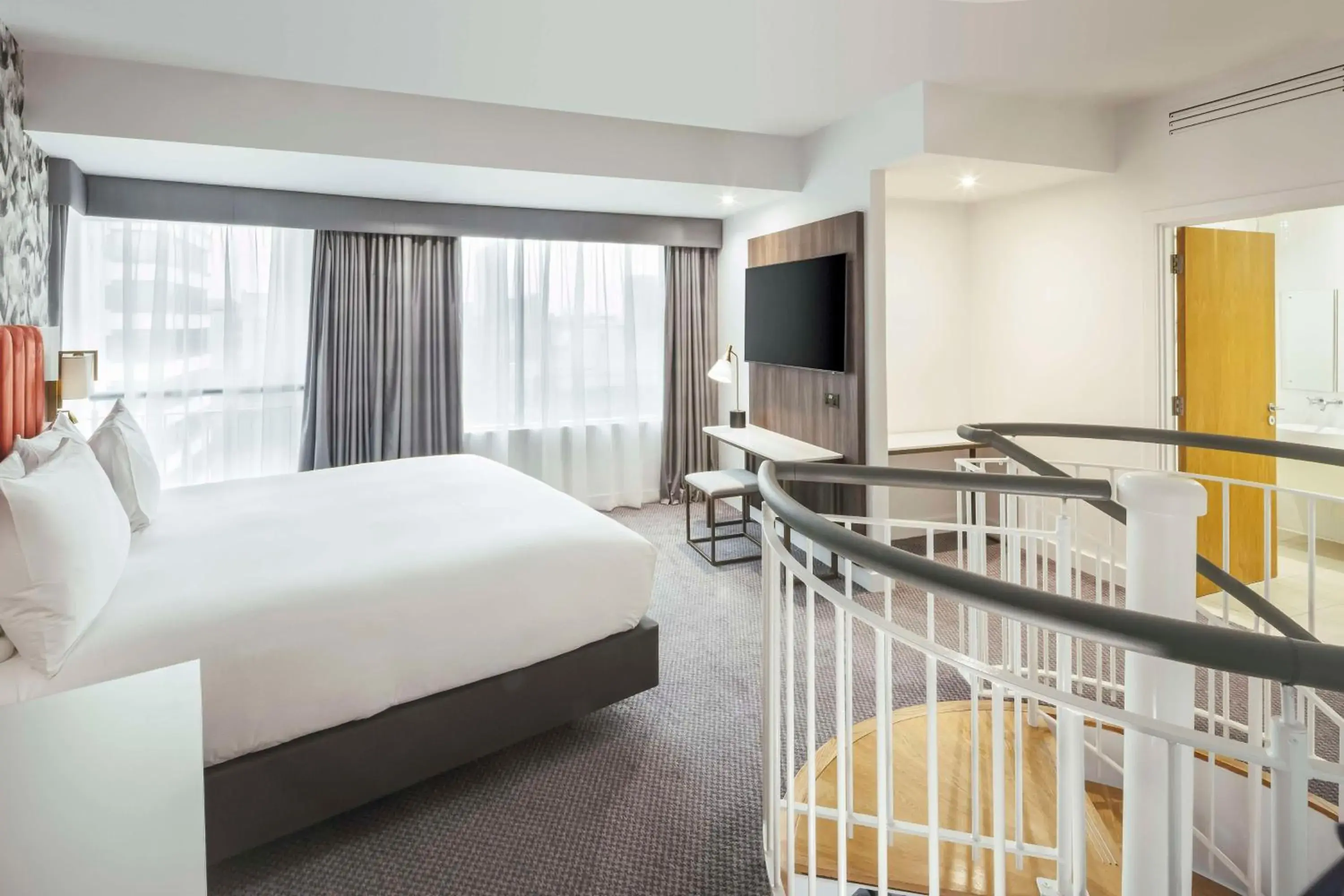 Bedroom, Bed in DoubleTree by Hilton Manchester Piccadilly Bedroom, Bed in DoubleTree by Hilton Manchester Piccadilly