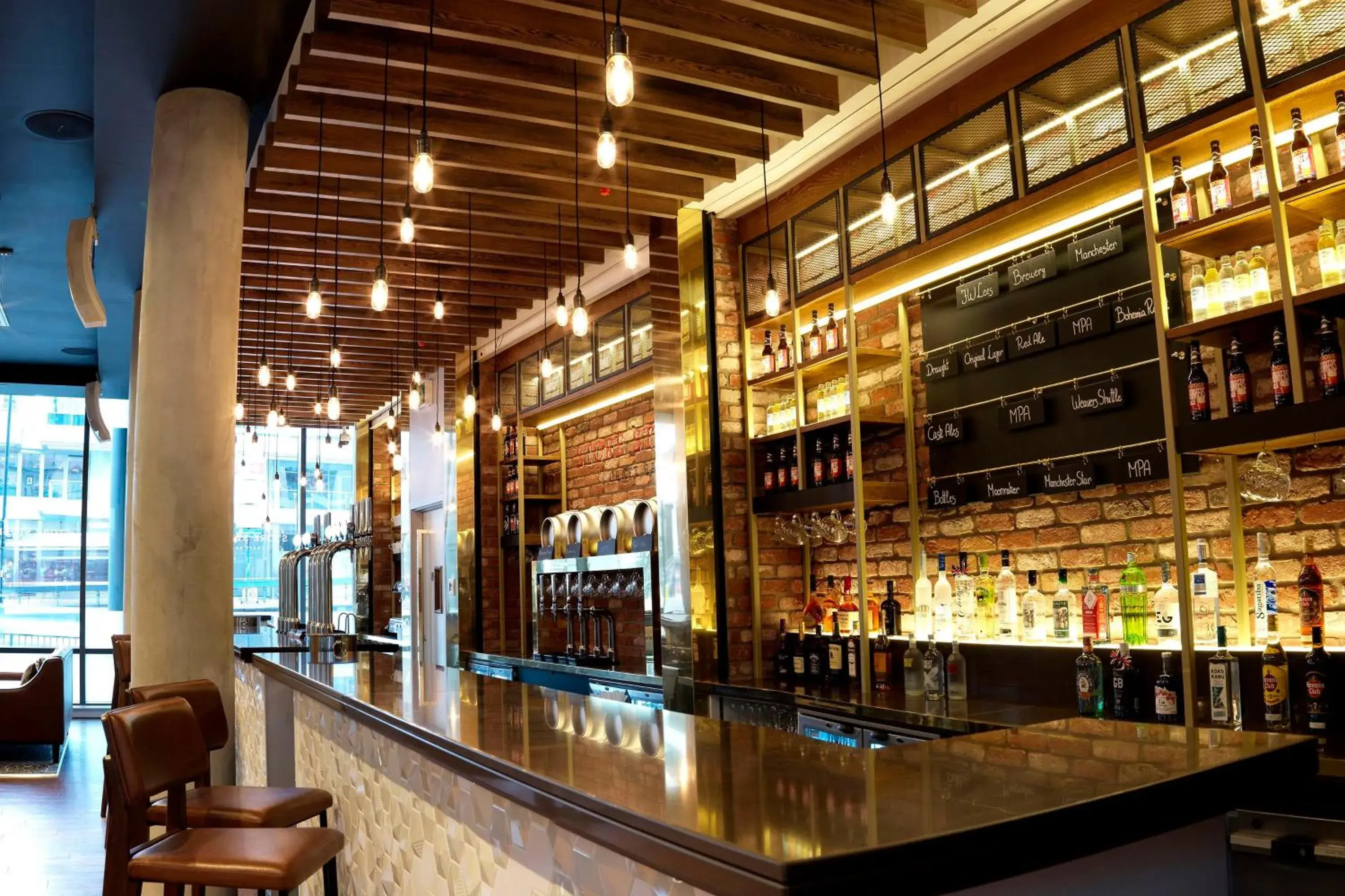 Lounge or bar in DoubleTree by Hilton Manchester Piccadilly Lounge or bar in DoubleTree by Hilton Manchester Piccadilly