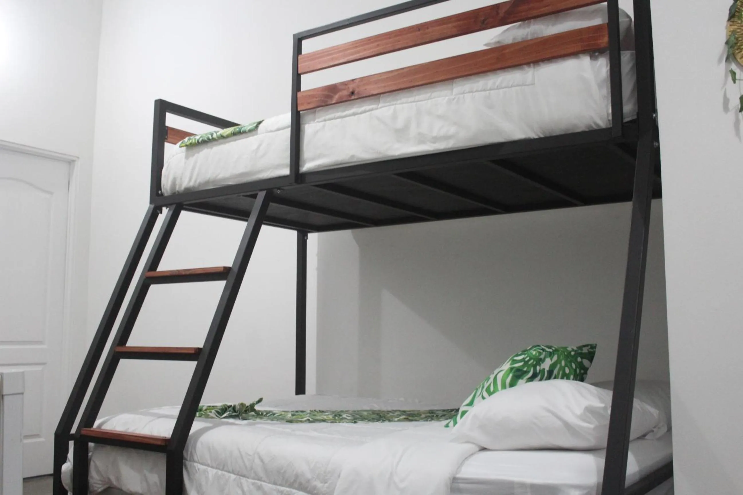 Bed in Cando Living Apartments in Central Avenue