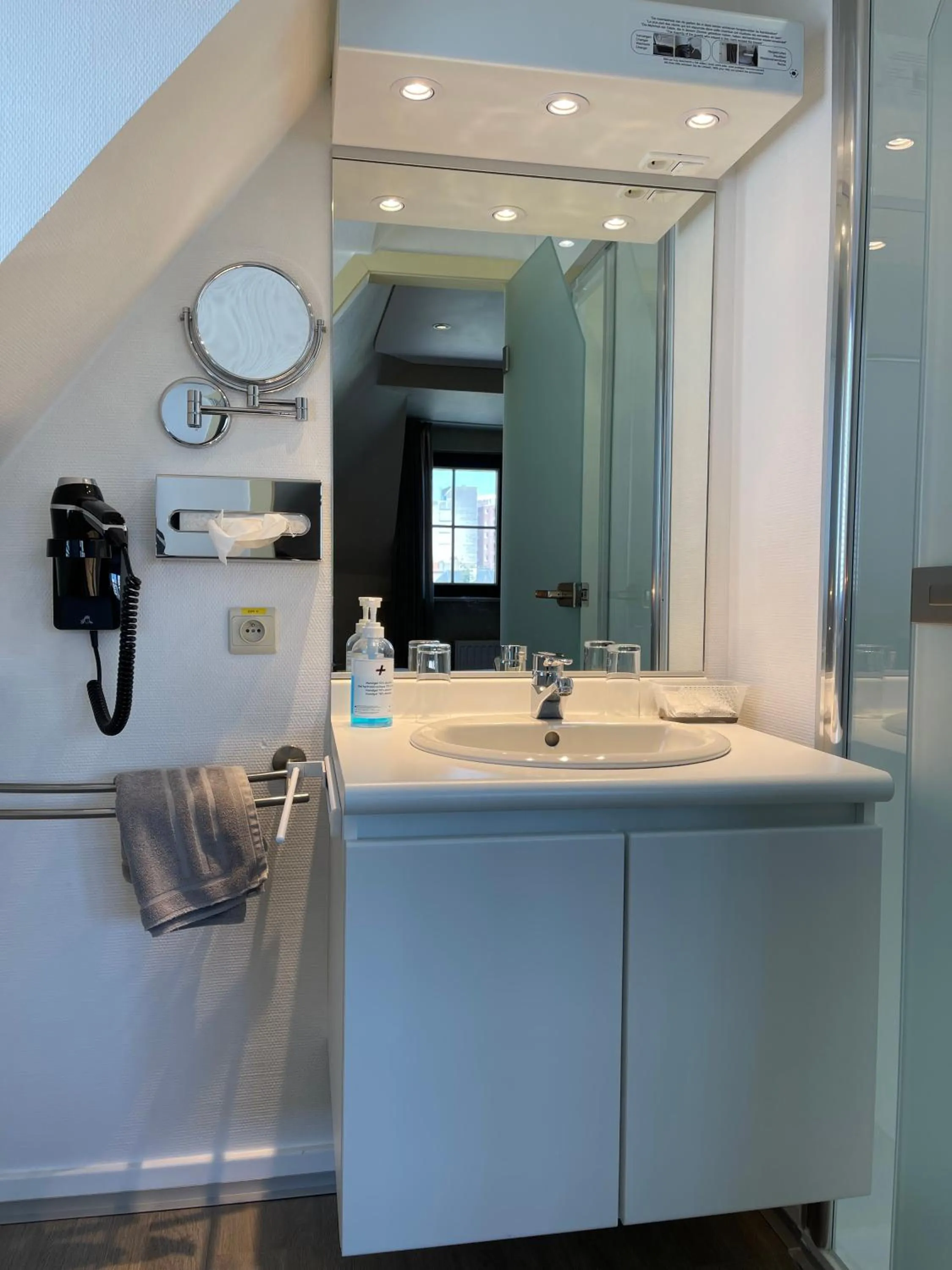 Bathroom in Villa Hotel