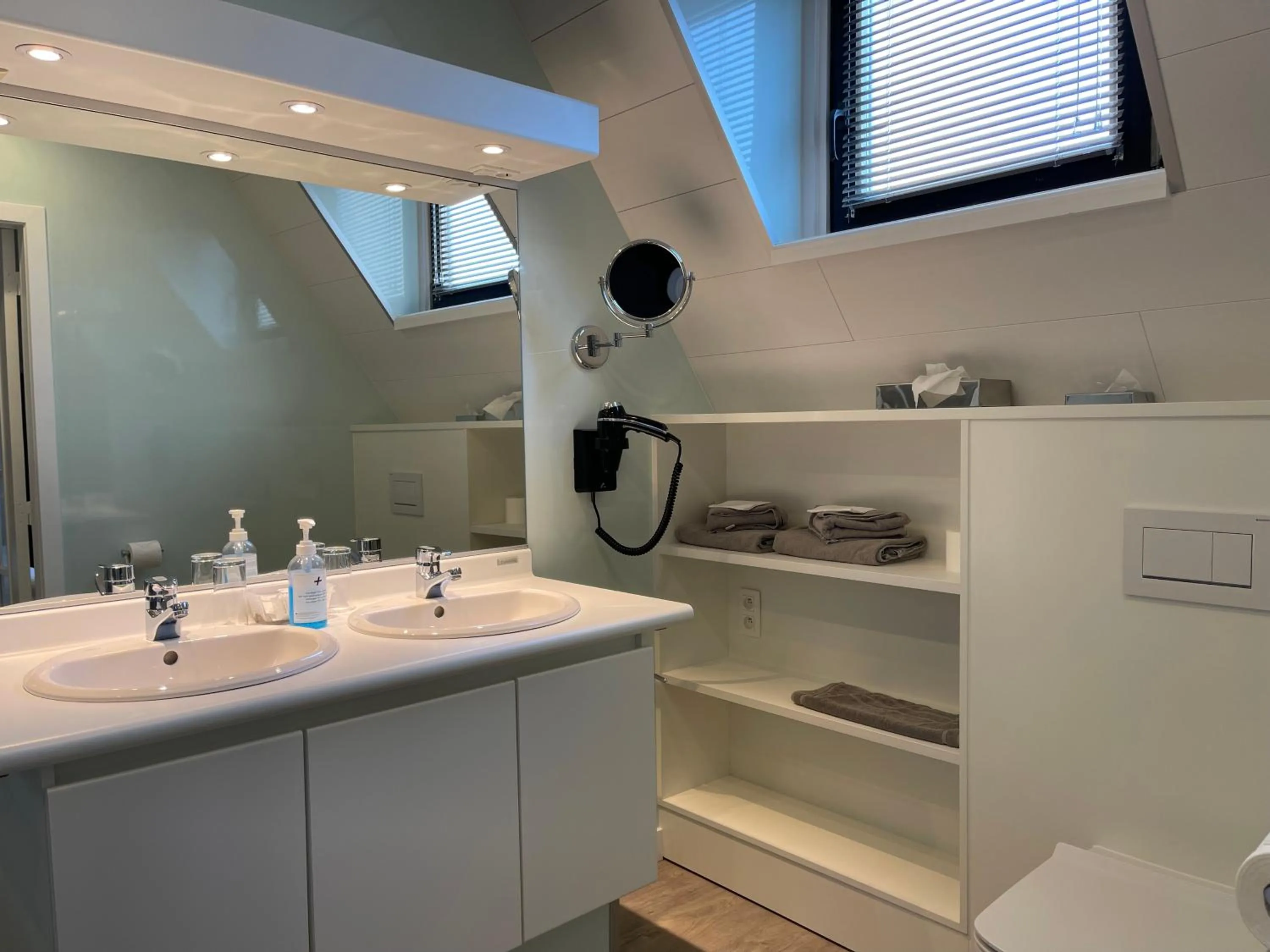 Toilet in Villa Hotel