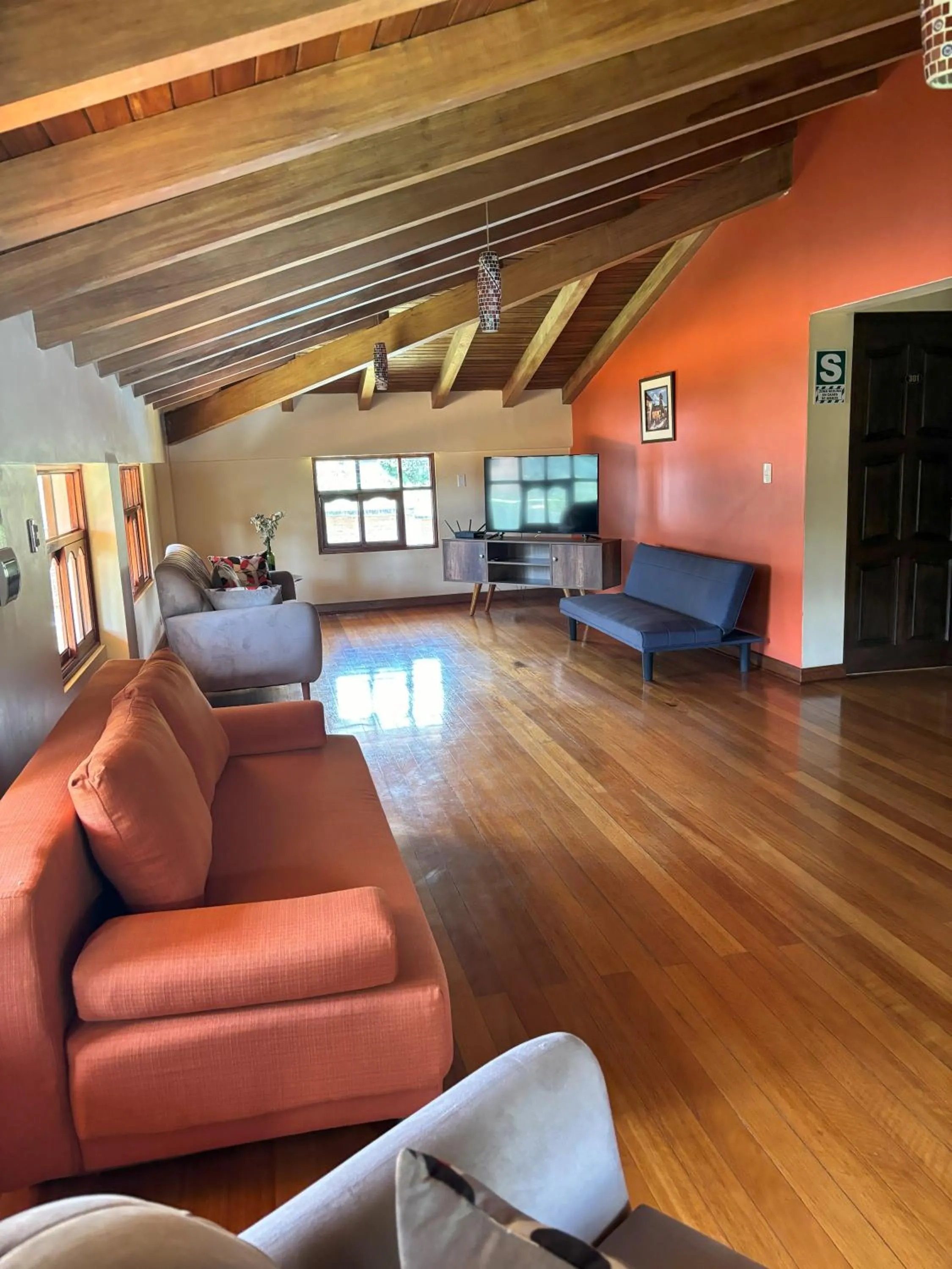 Property building in Lodge Acopampa Inn