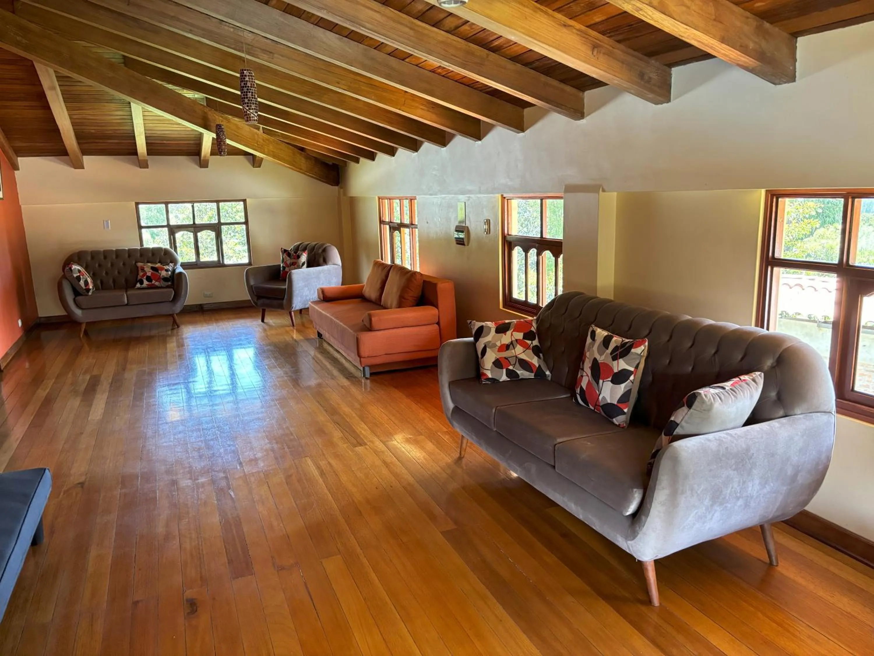 Property building in Lodge Acopampa Inn