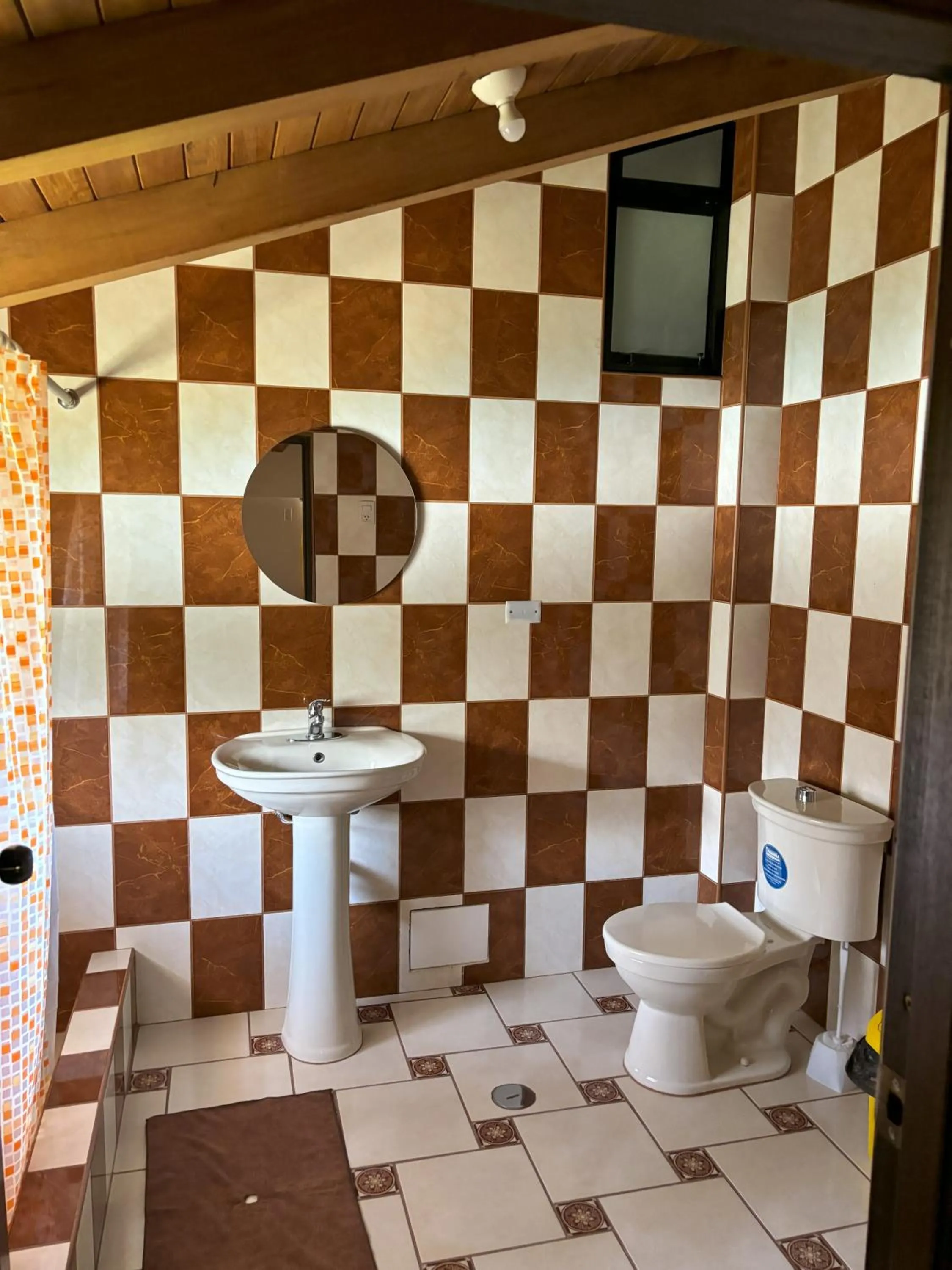 Lodge Acopampa Inn