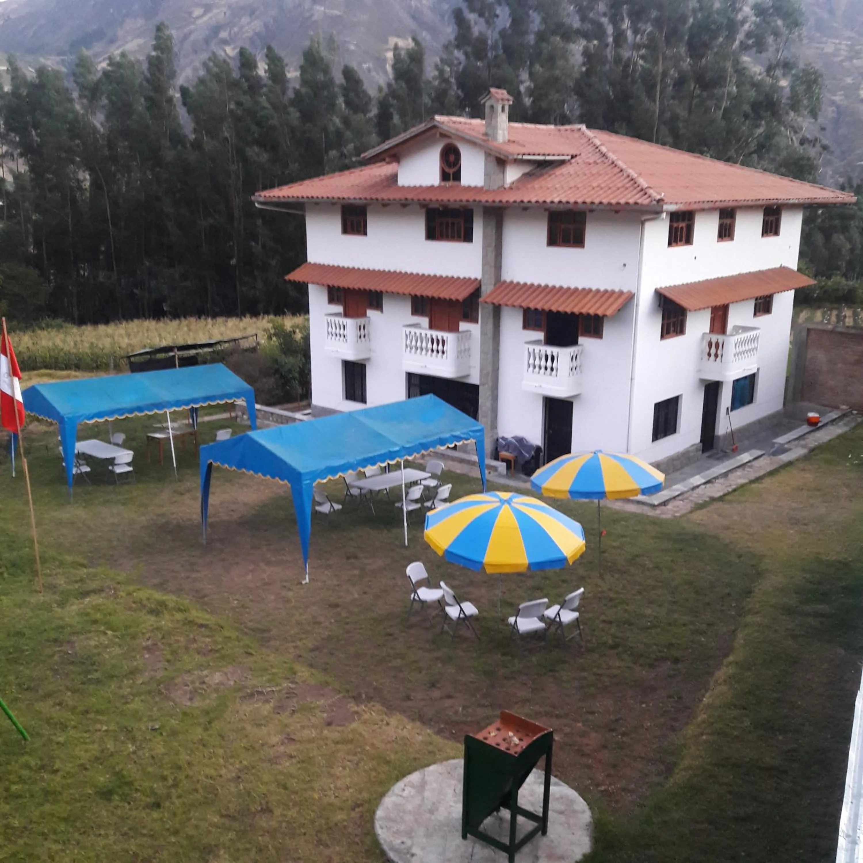 Property building in Lodge Acopampa Inn