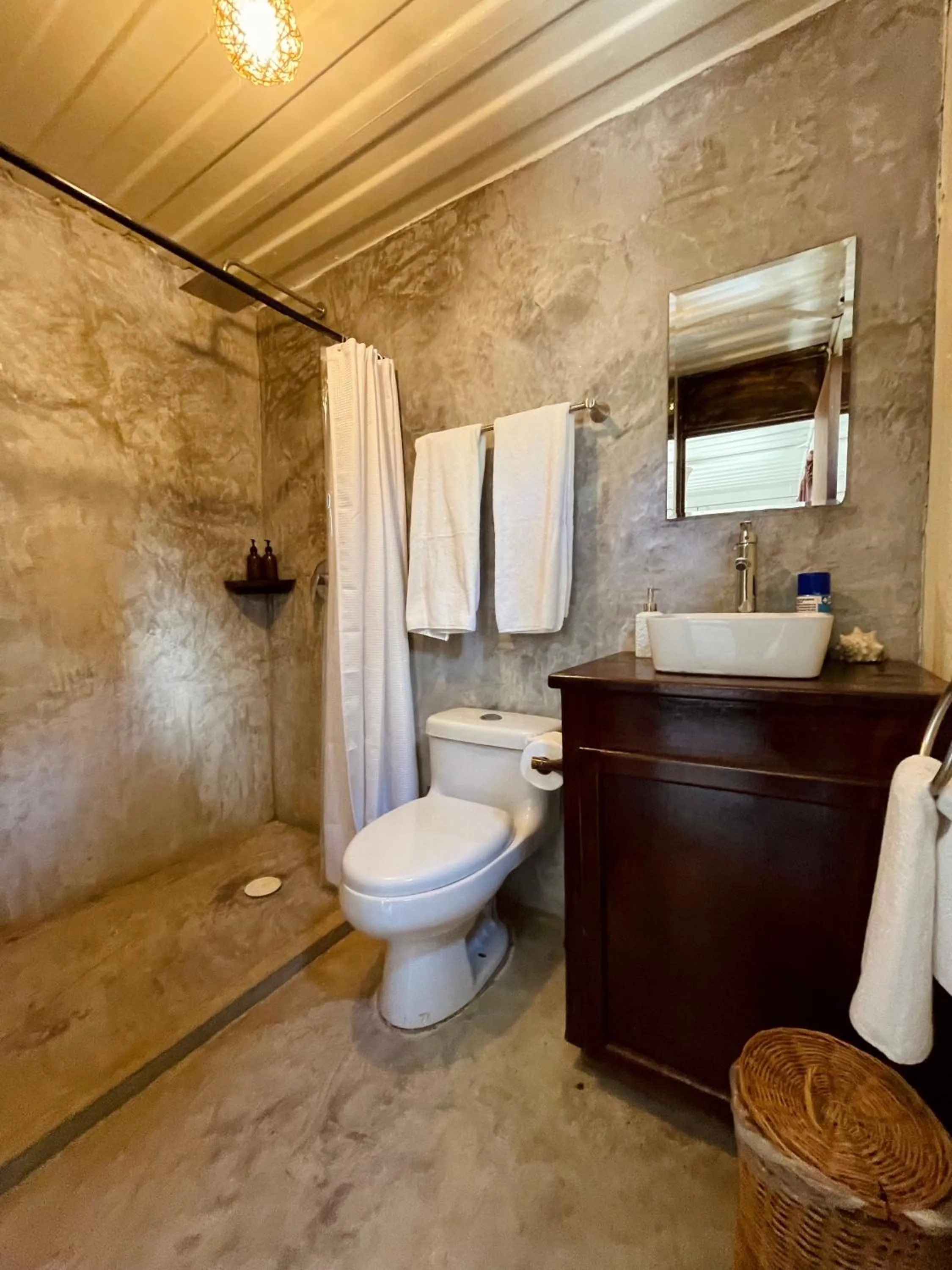 Bathroom in Pal Mar Glamtainer Tulum