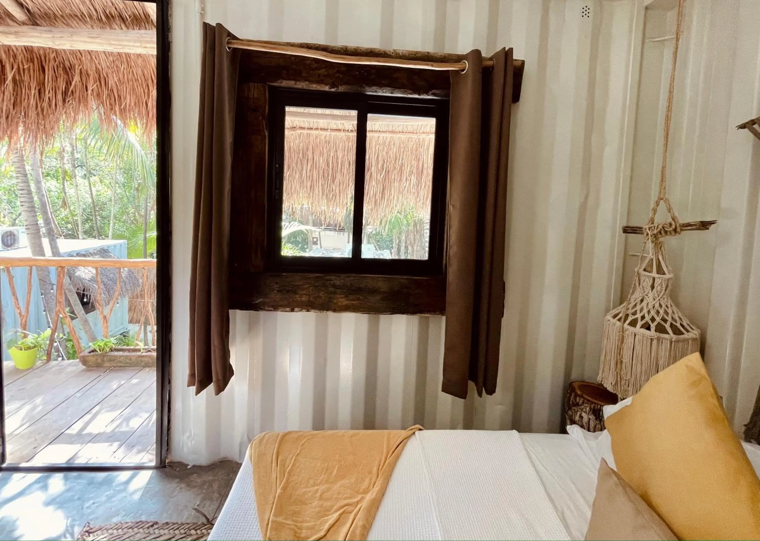 Bedroom in Pal Mar Glamtainer Tulum