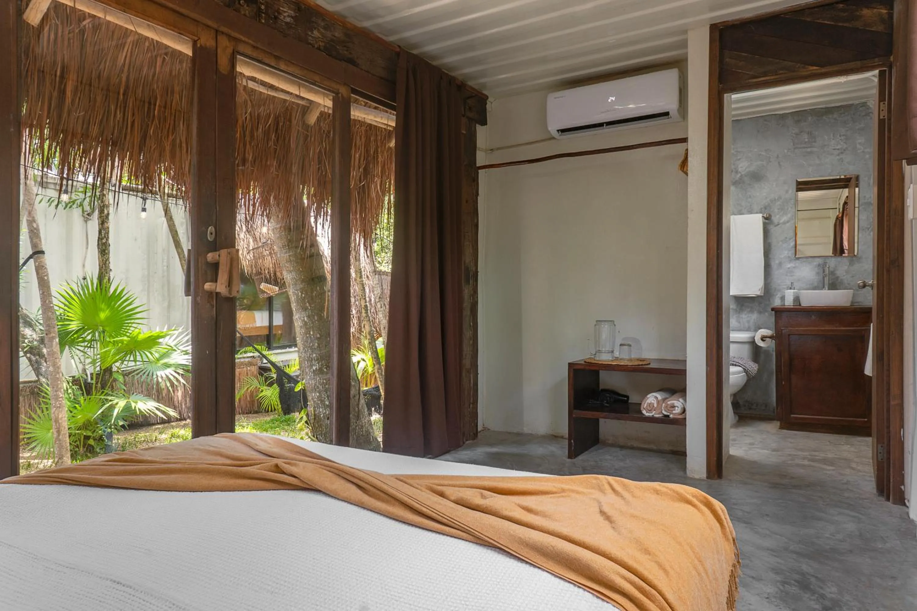 Photo of the whole room in Pal Mar Glamtainer Tulum