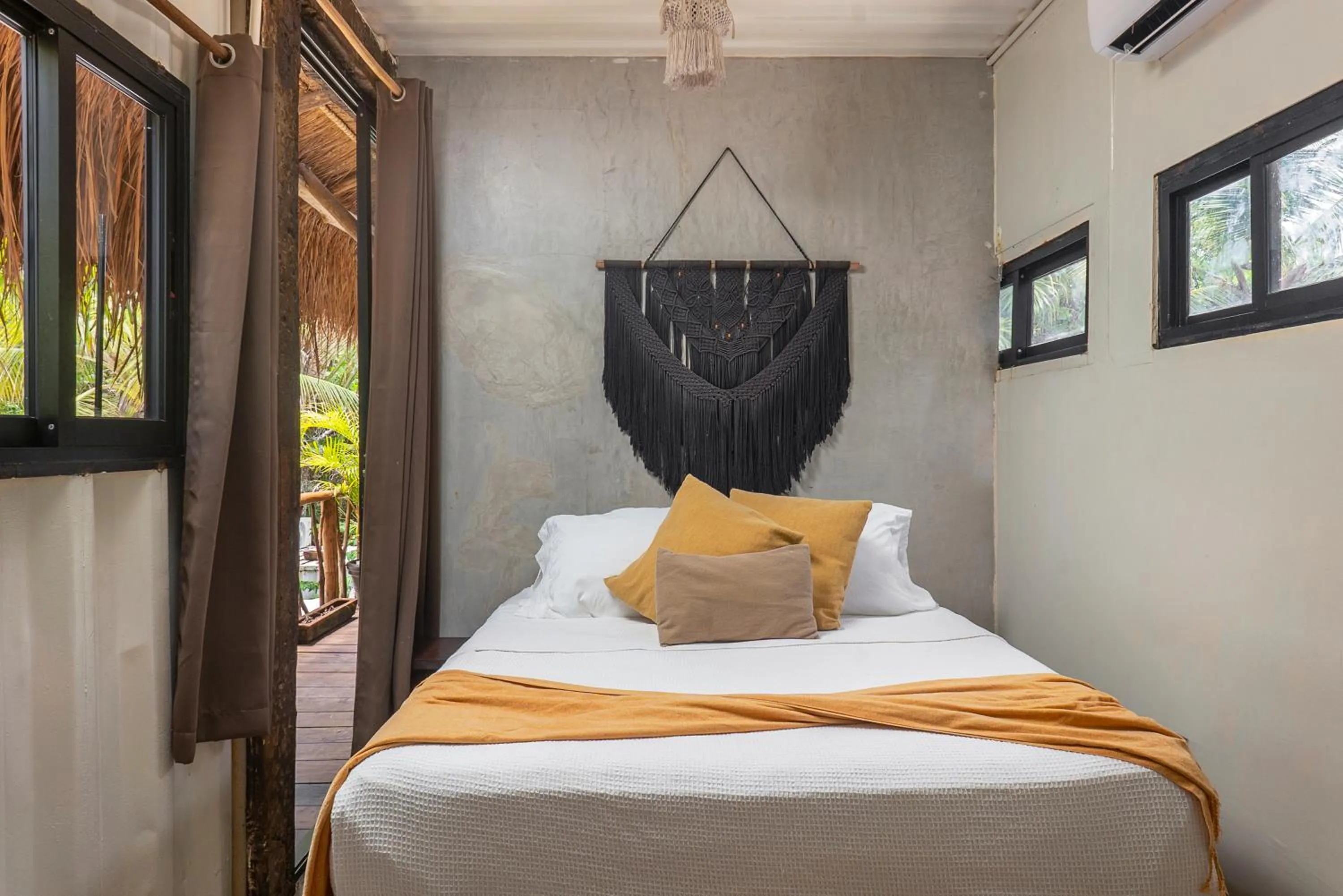 Photo of the whole room in Pal Mar Glamtainer Tulum