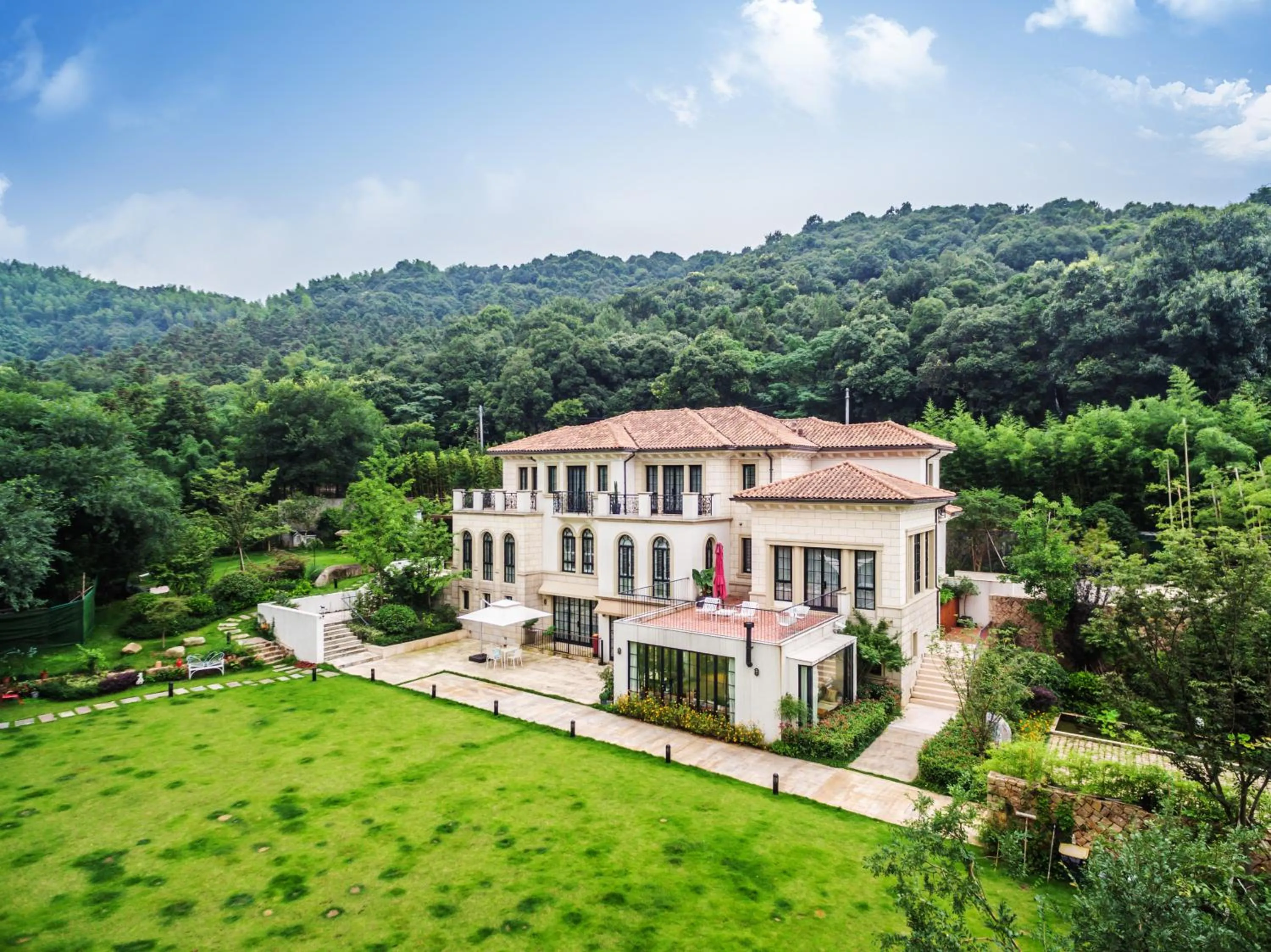 Property building in Mogan Mountain Fangu Boutique Villa