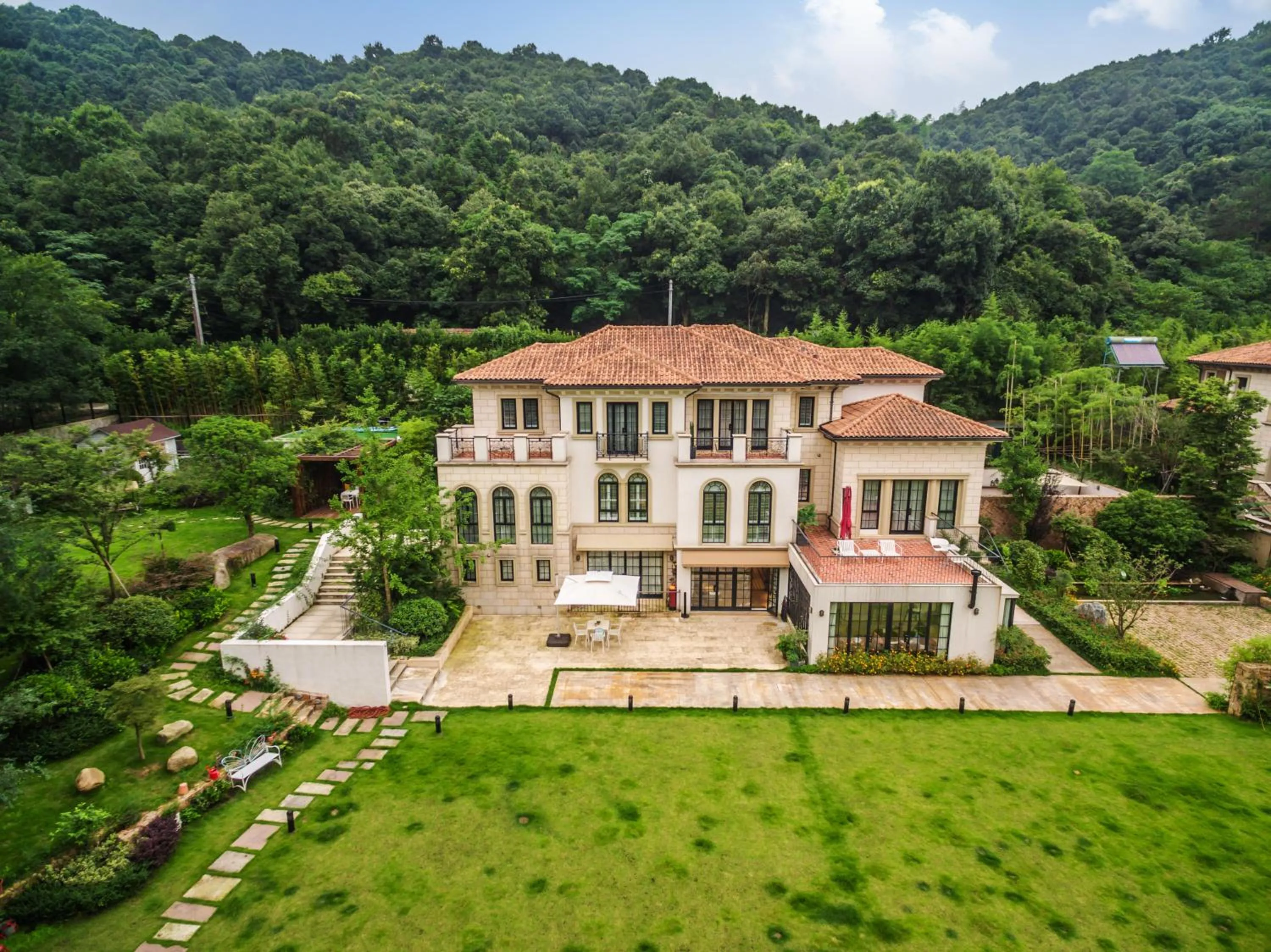 Property building in Mogan Mountain Fangu Boutique Villa