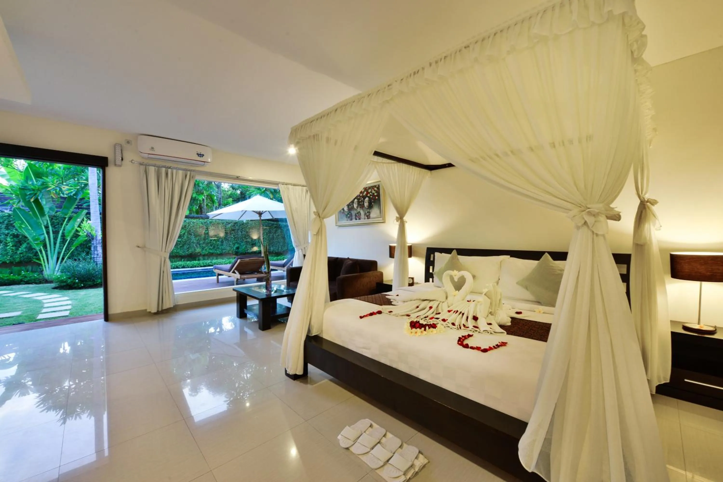 Pool view, Bed in The Yubi Boutique Villas Seminyak