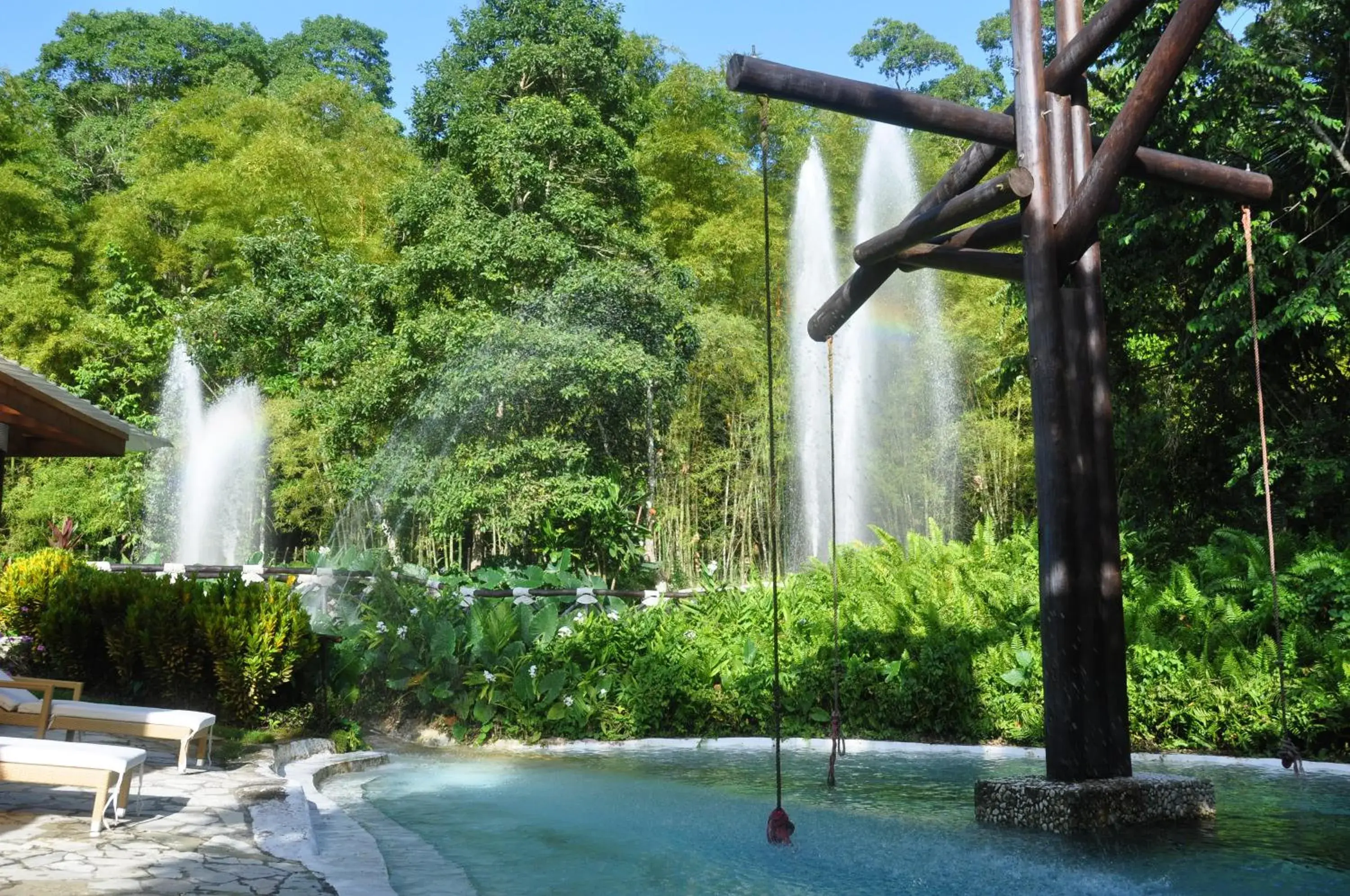 Swimming pool in Platon Ecolodge Swimming pool in Platon Ecolodge