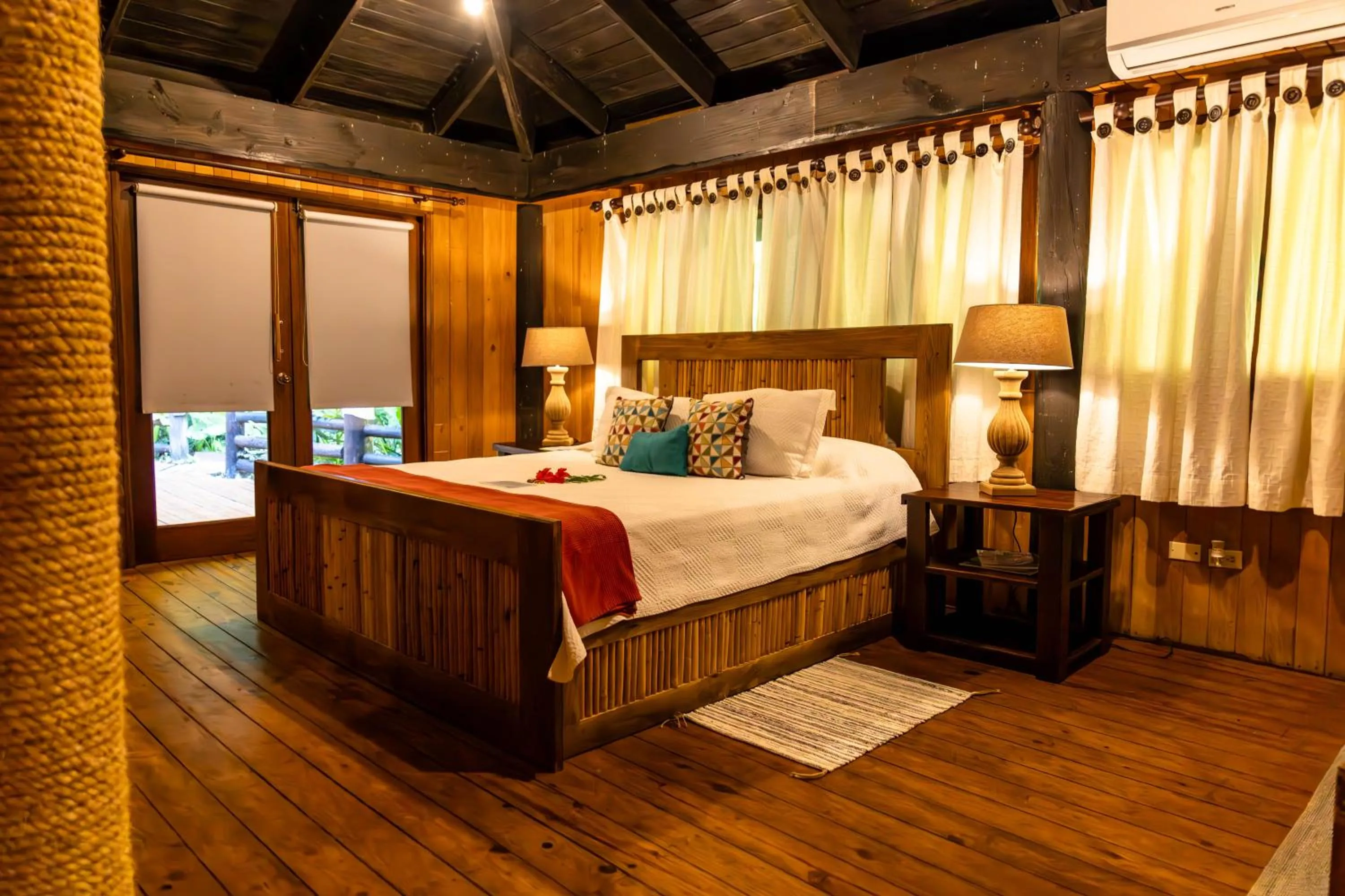 Bed in Platon Ecolodge
