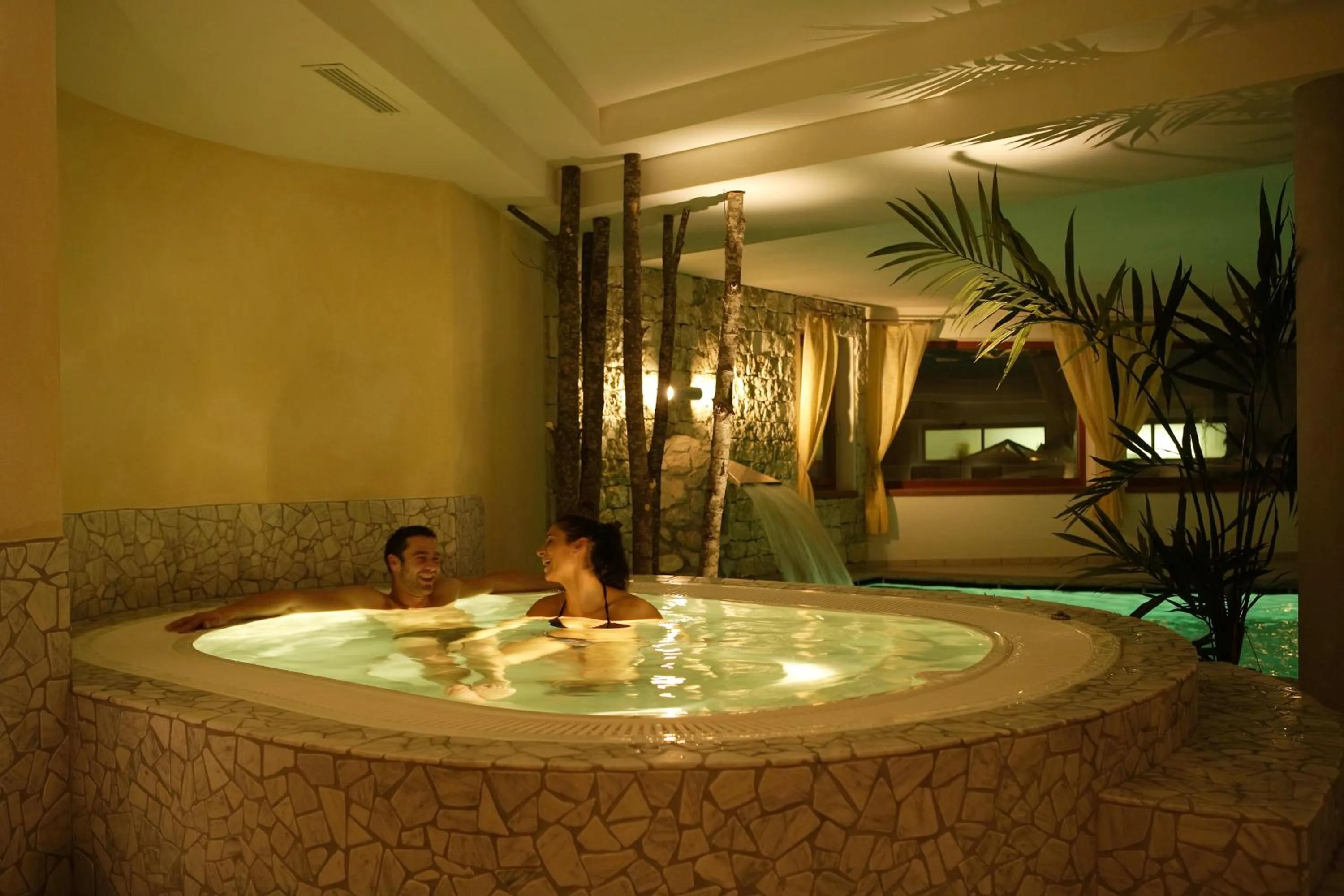 Hot Tub in Hotel Cristallo - Wellness Mountain Living