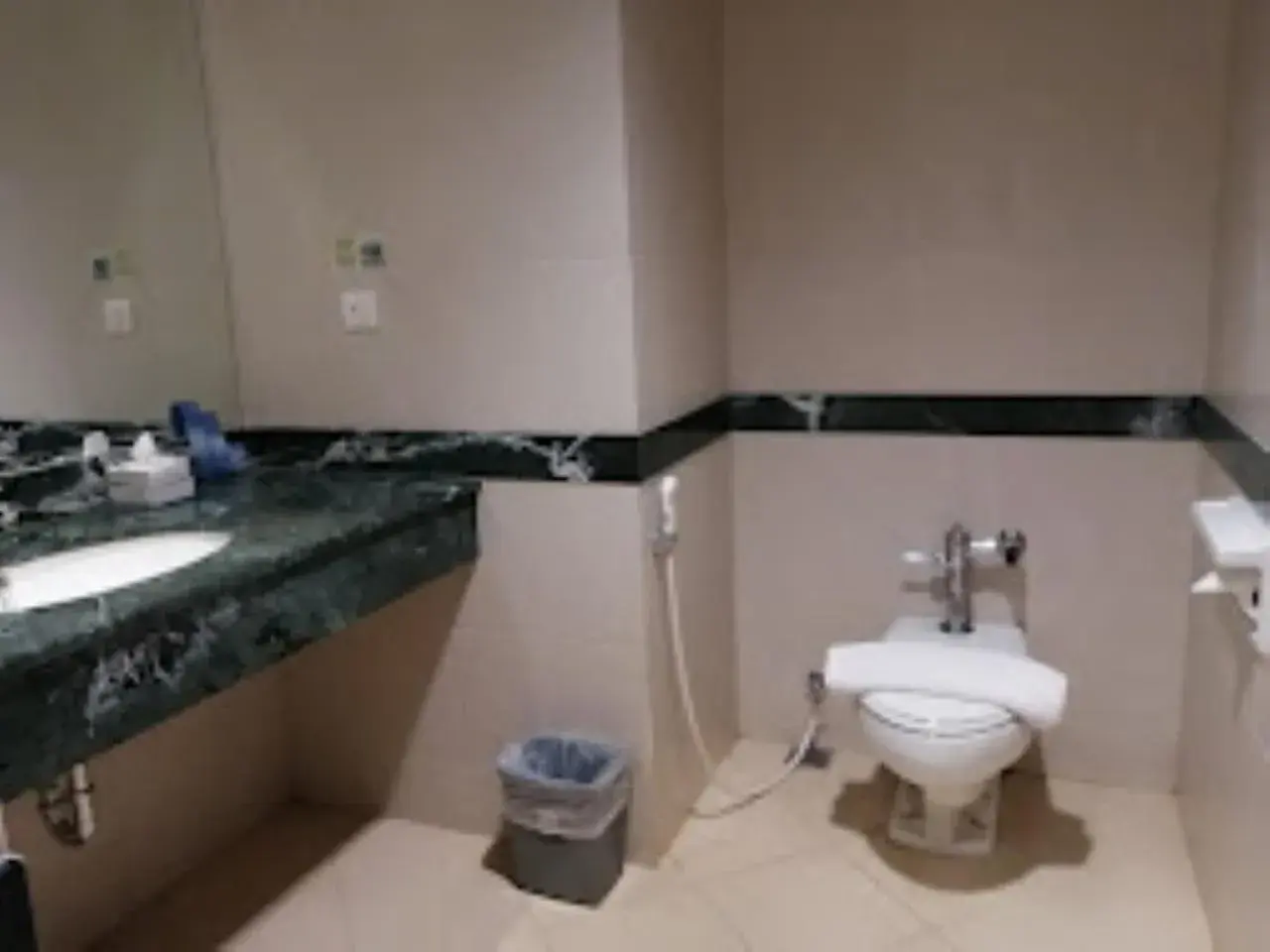 Bathroom in Grand Elite Hotel Pekanbaru Bathroom in Grand Elite Hotel Pekanbaru