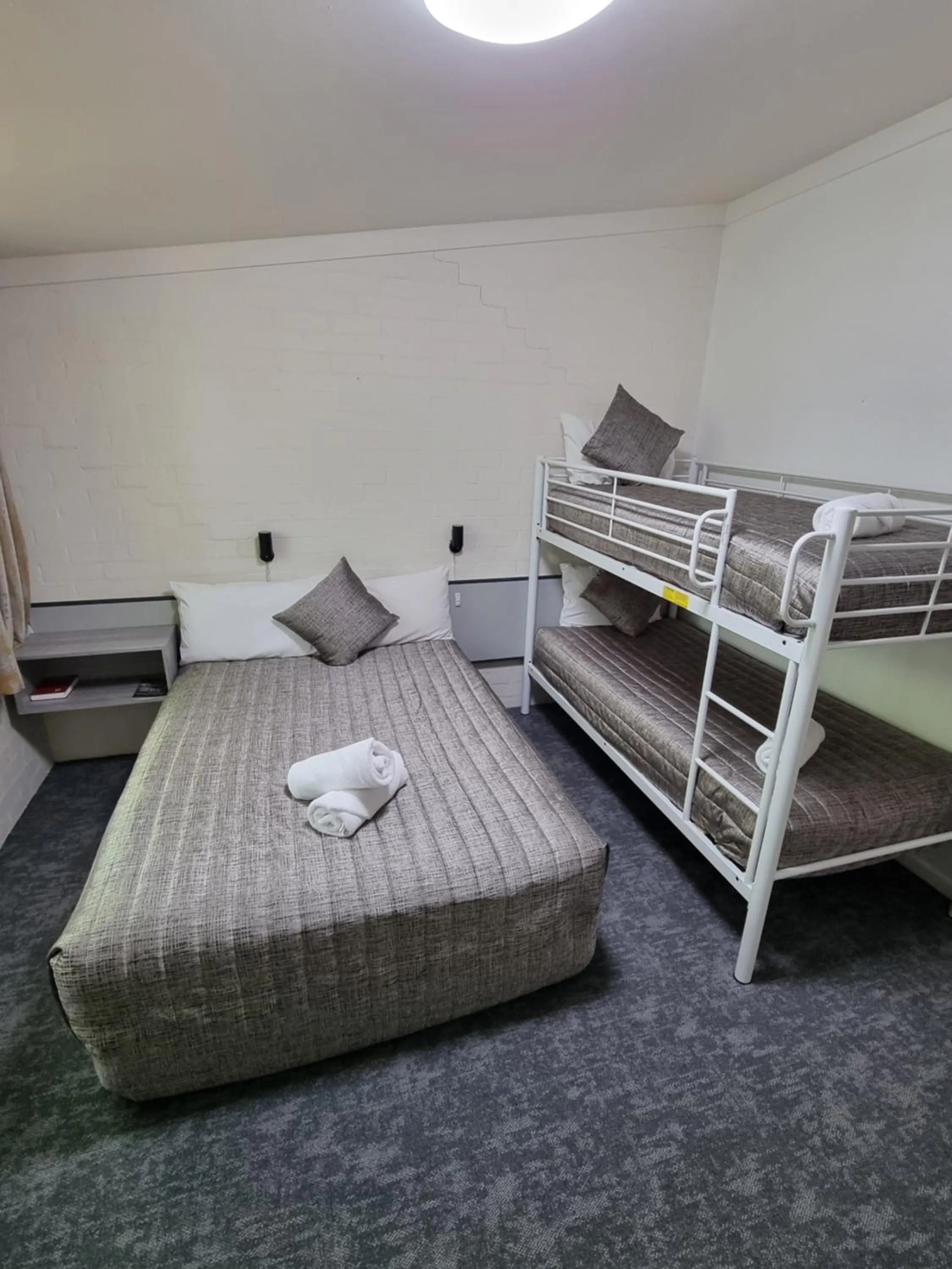 Bed in Y Motels Yarraman