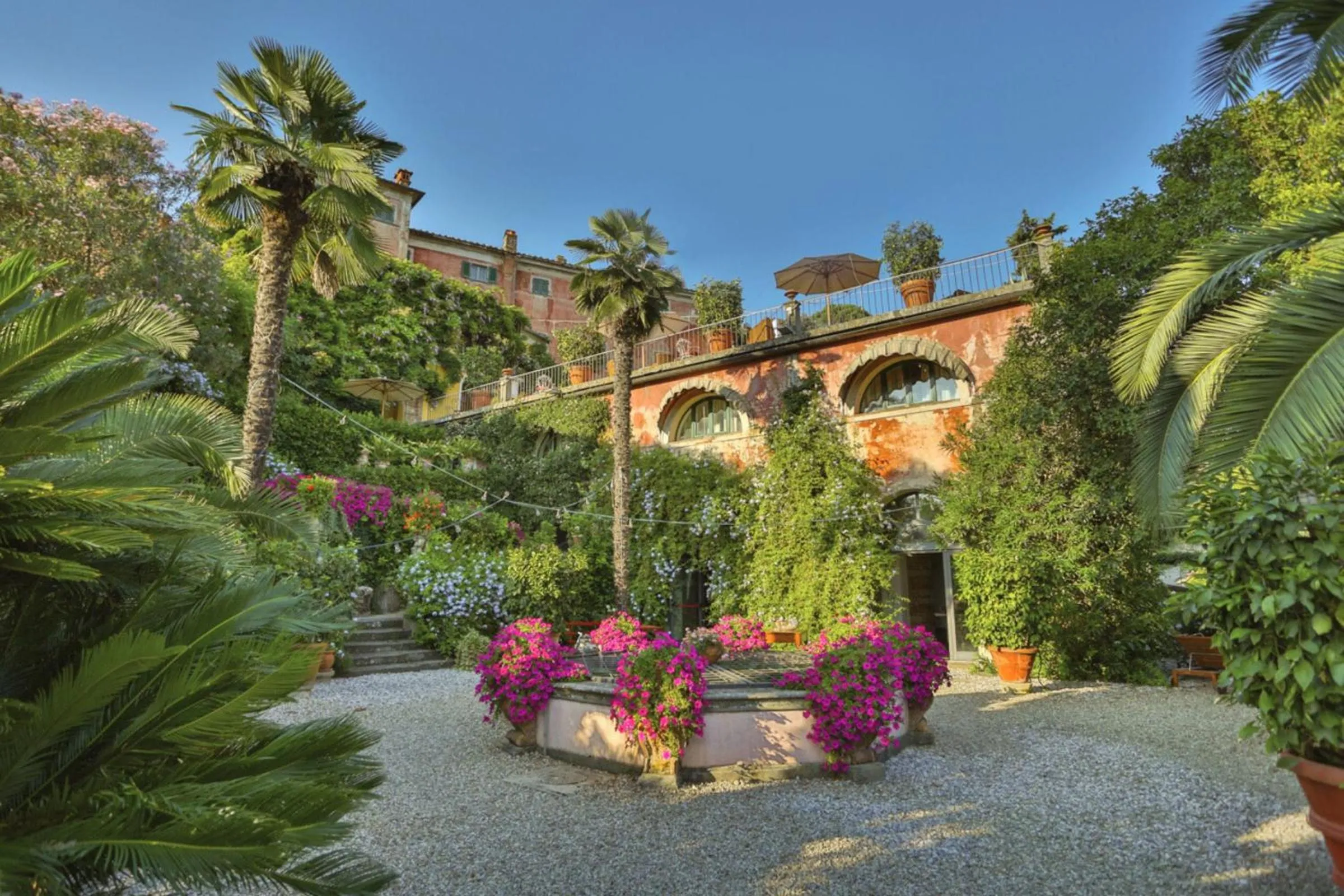 Garden in Hotel Villa Sermolli