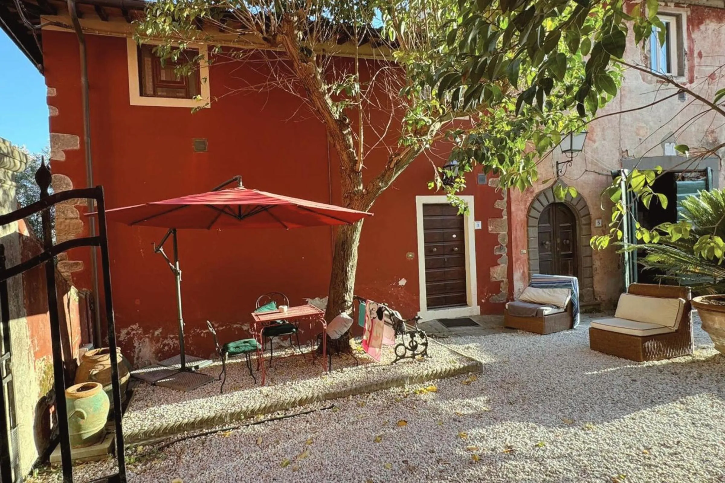 Property building in Hotel Villa Sermolli