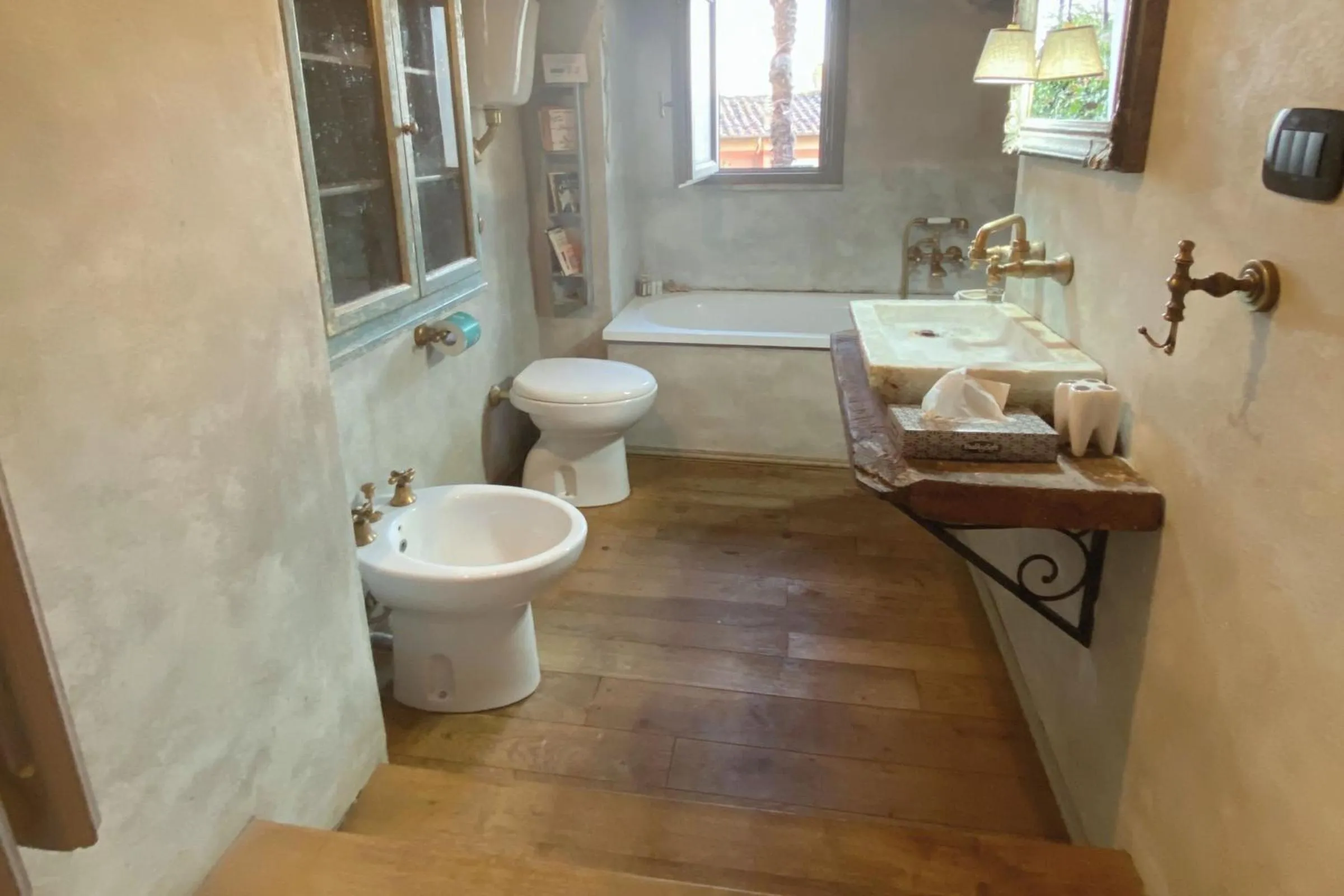 Bathroom in Hotel Villa Sermolli