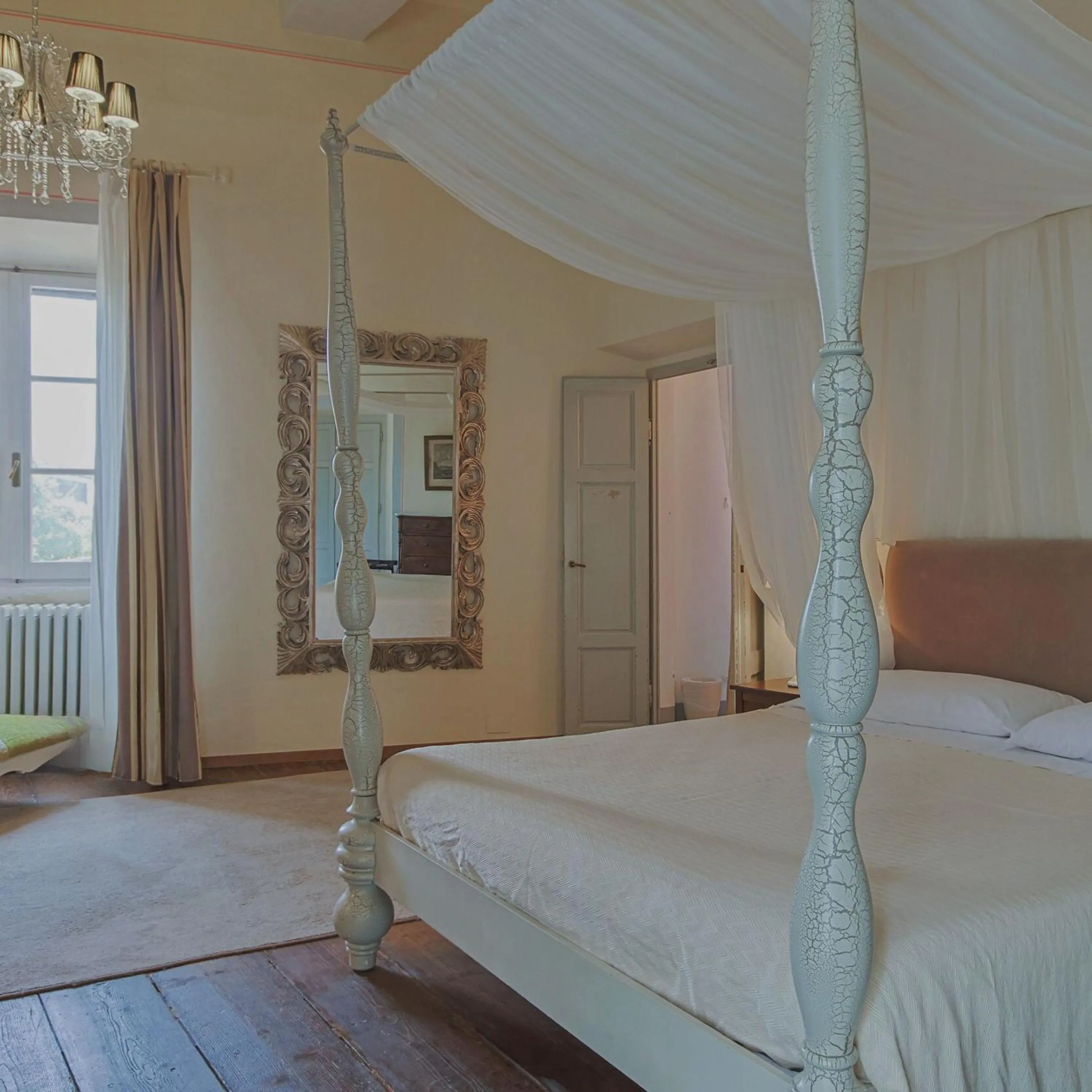 Bed in Hotel Villa Sermolli