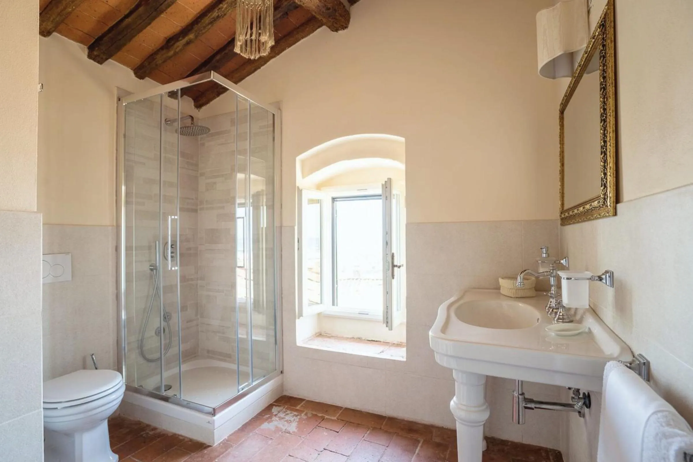 Bathroom in Hotel Villa Sermolli