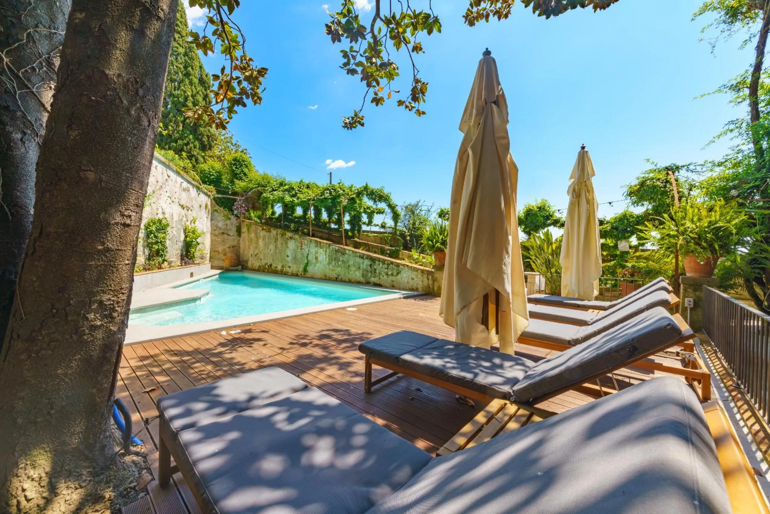 Swimming pool in Hotel Villa Sermolli