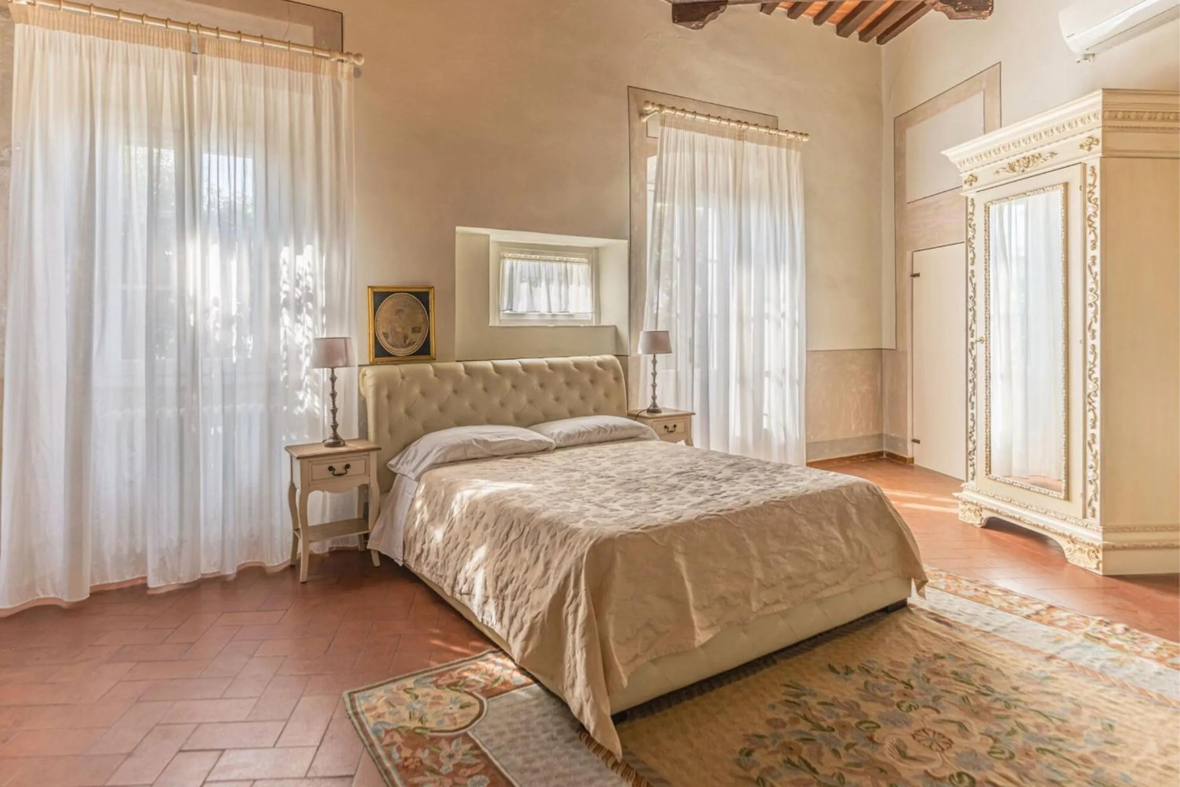 Bed in Hotel Villa Sermolli