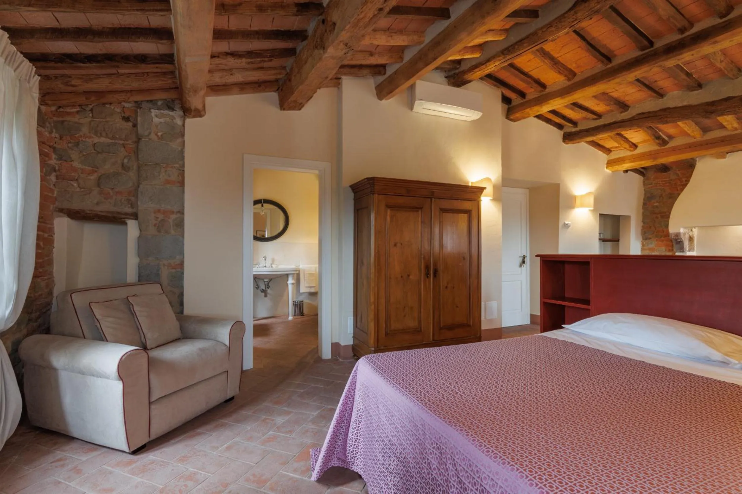 Bed in Hotel Villa Sermolli