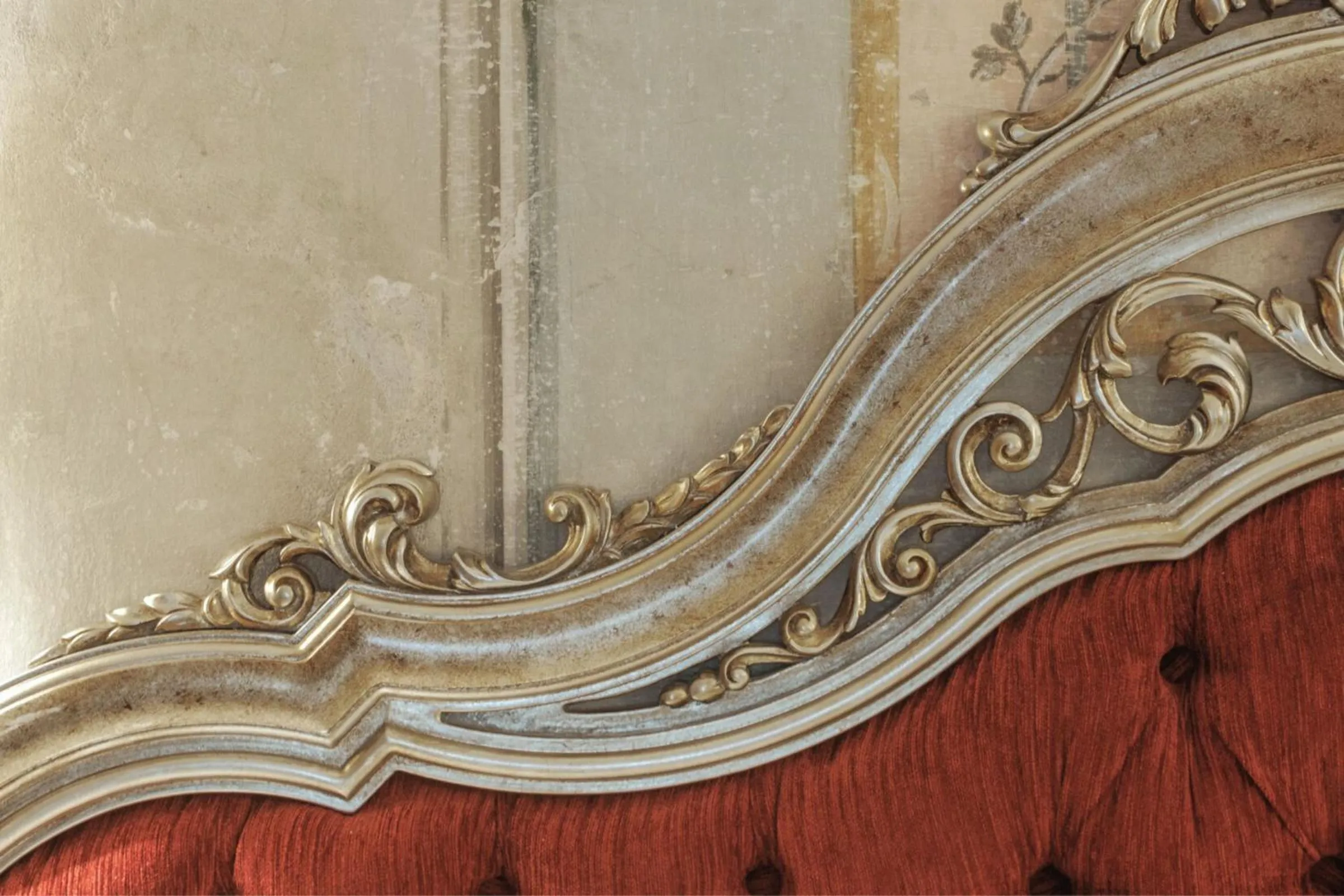 Decorative detail in Hotel Villa Sermolli