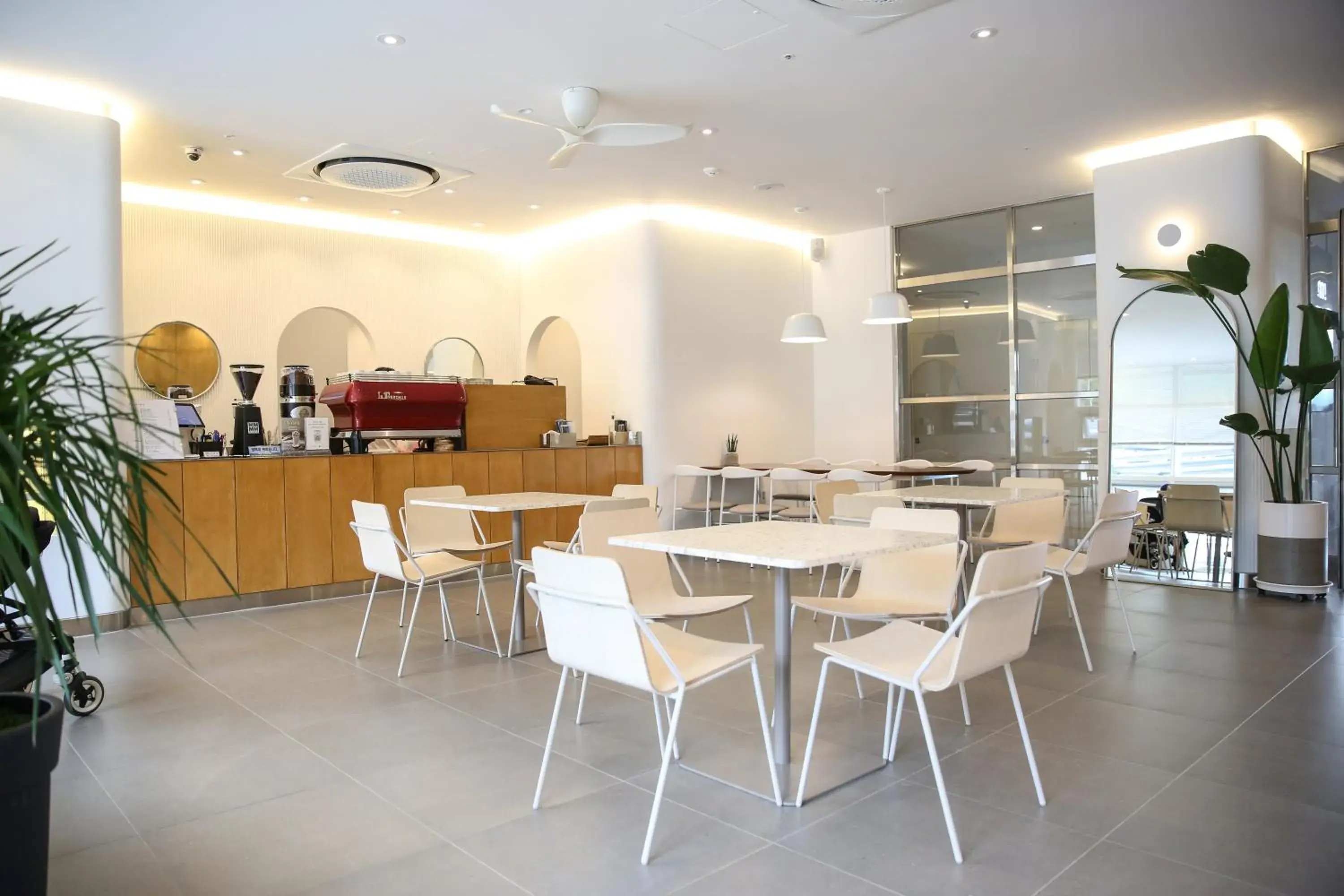 Lounge or bar in Ramada Hotel & Suite by Wyndham Gangwon Pyeongchang Lounge or bar in Ramada Hotel & Suite by Wyndham Gangwon Pyeongchang