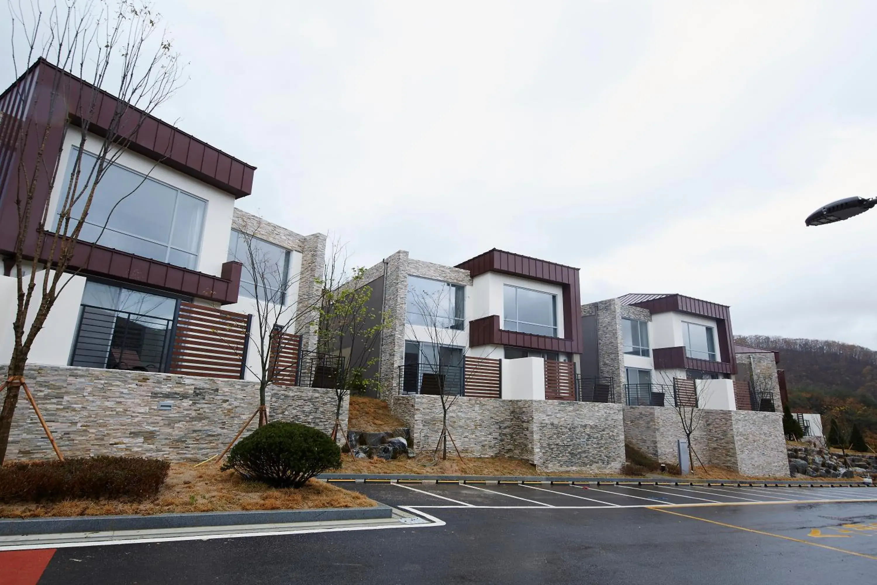 Property building in Ramada Hotel & Suite by Wyndham Gangwon Pyeongchang Property building in Ramada Hotel & Suite by Wyndham Gangwon Pyeongchang