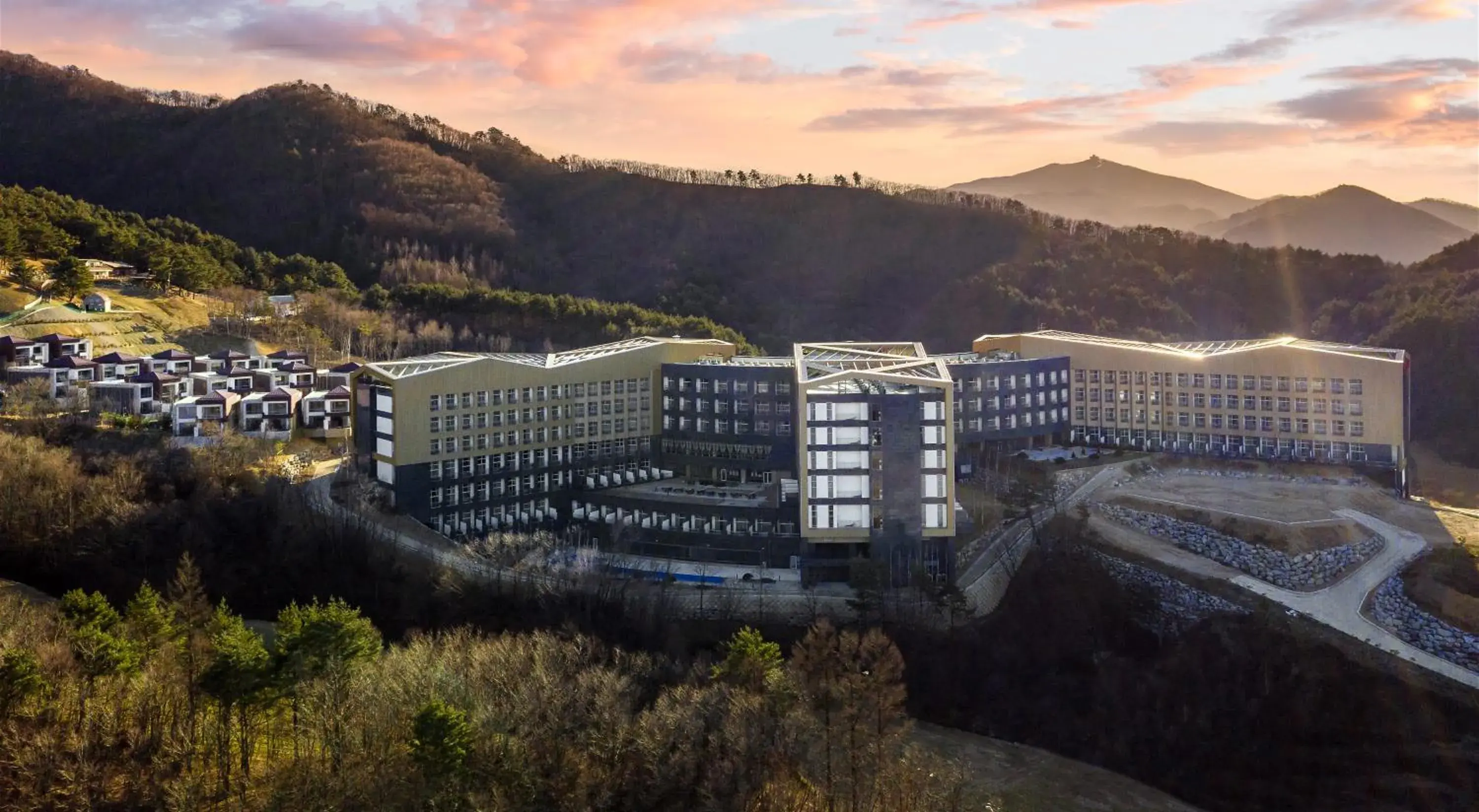Bird's eye view in Ramada Hotel & Suite by Wyndham Gangwon Pyeongchang Bird's eye view in Ramada Hotel & Suite by Wyndham Gangwon Pyeongchang