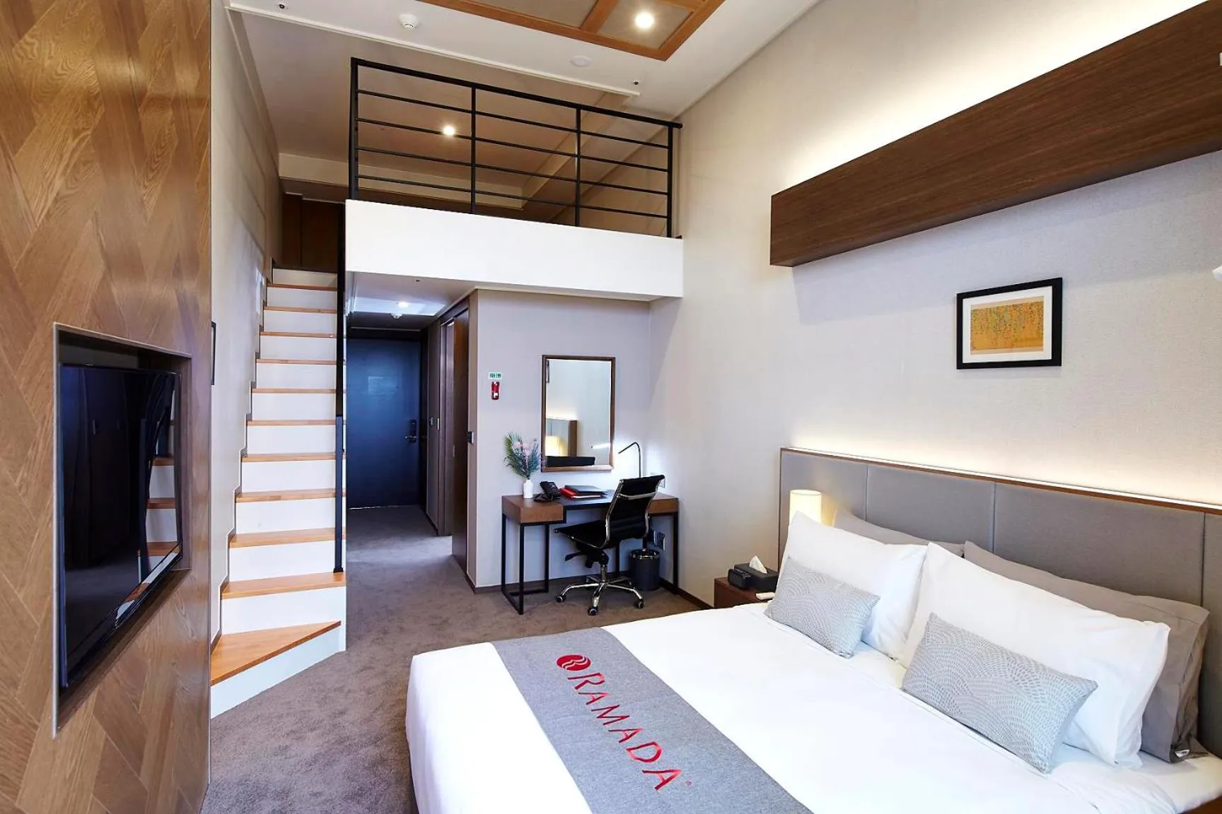 Photo of the whole room, Bed in Ramada Hotel & Suite by Wyndham Gangwon Pyeongchang