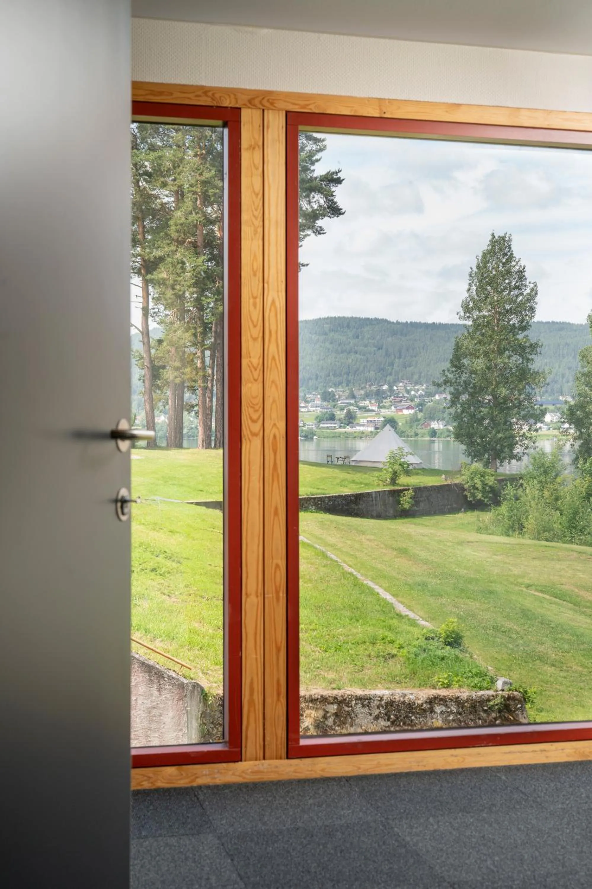 Garden view in Thorbjørnrud Hotell