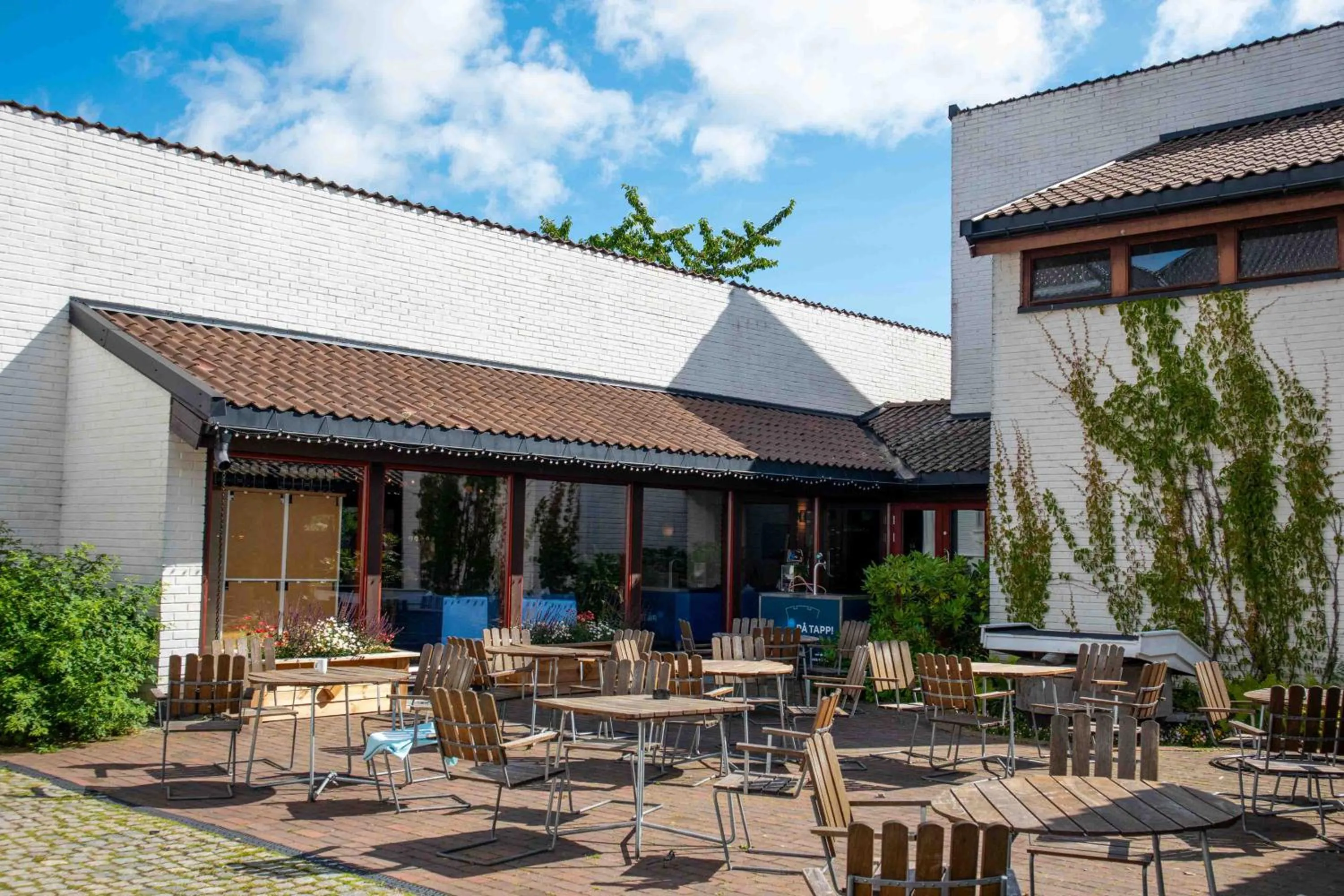 Patio in Thorbjørnrud Hotell